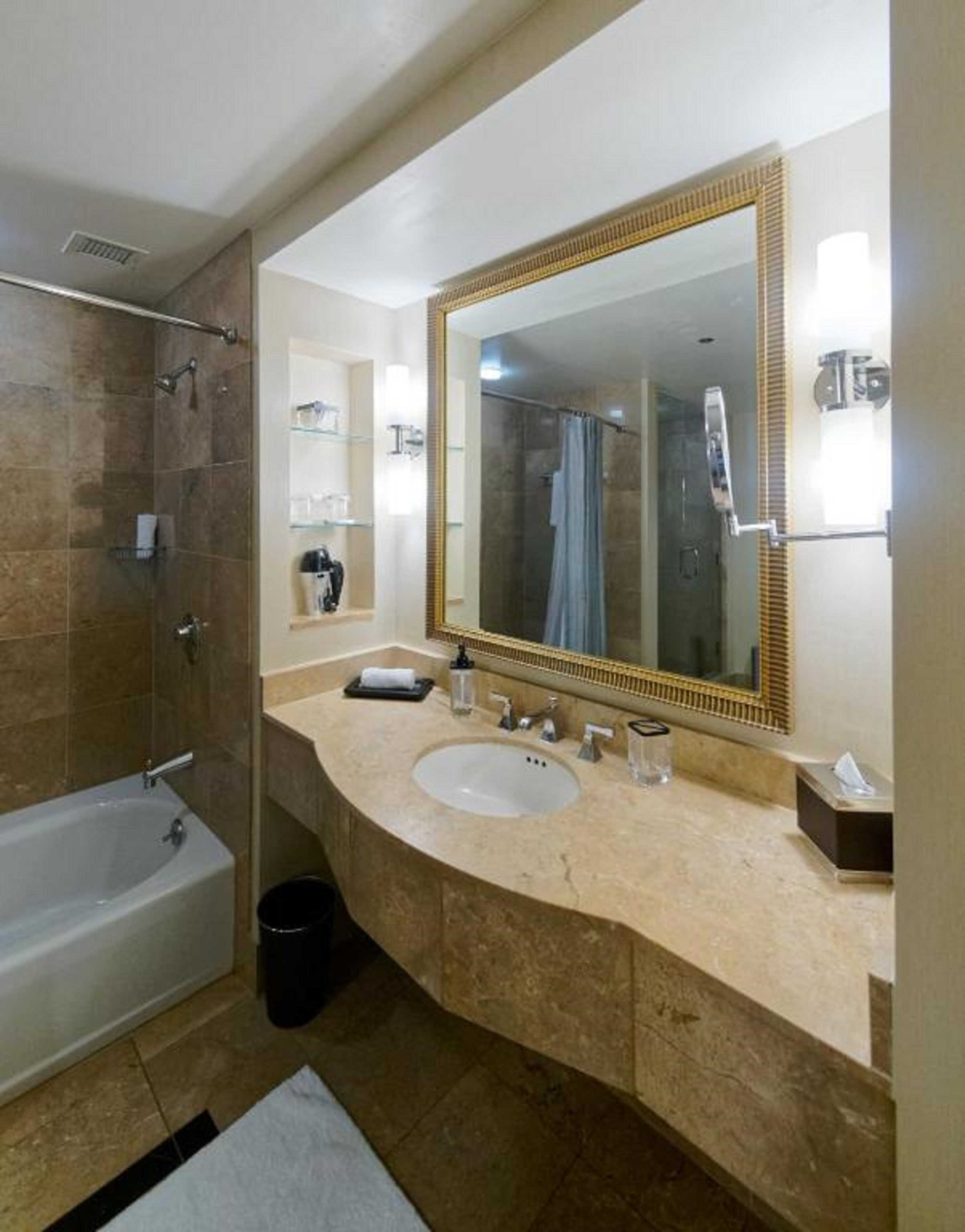 Double Deluxe King Bed