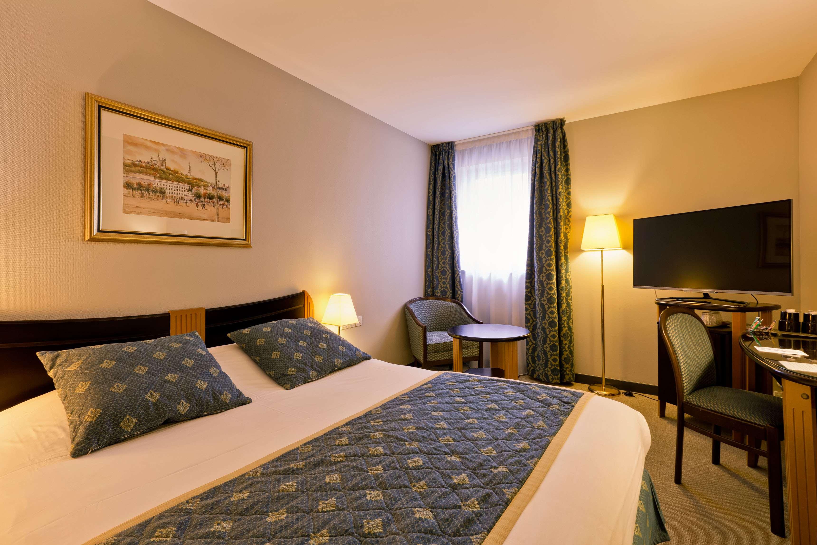 Double Queen Bed Non Smoking