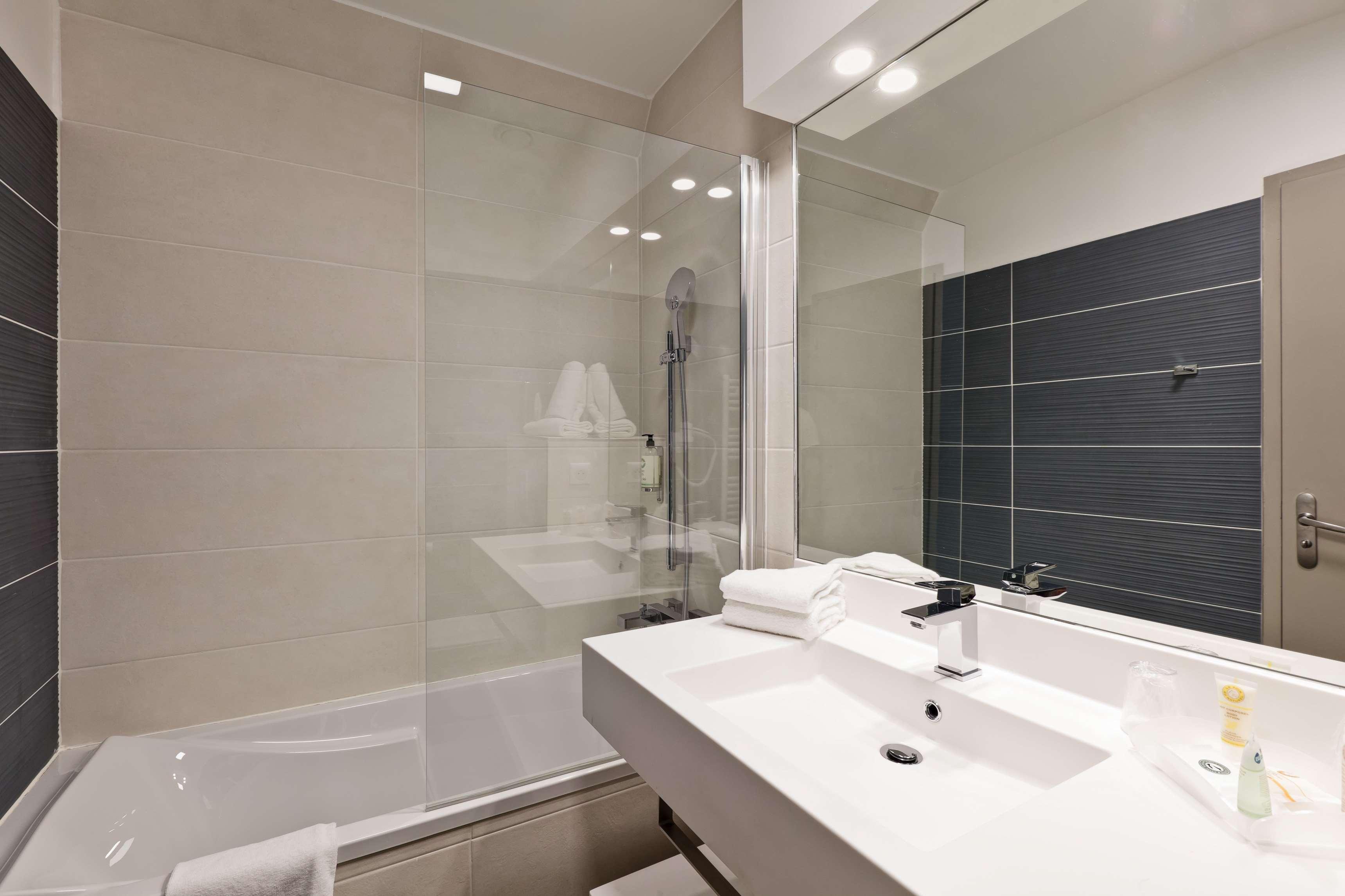 Double Queen Bed Non Smoking