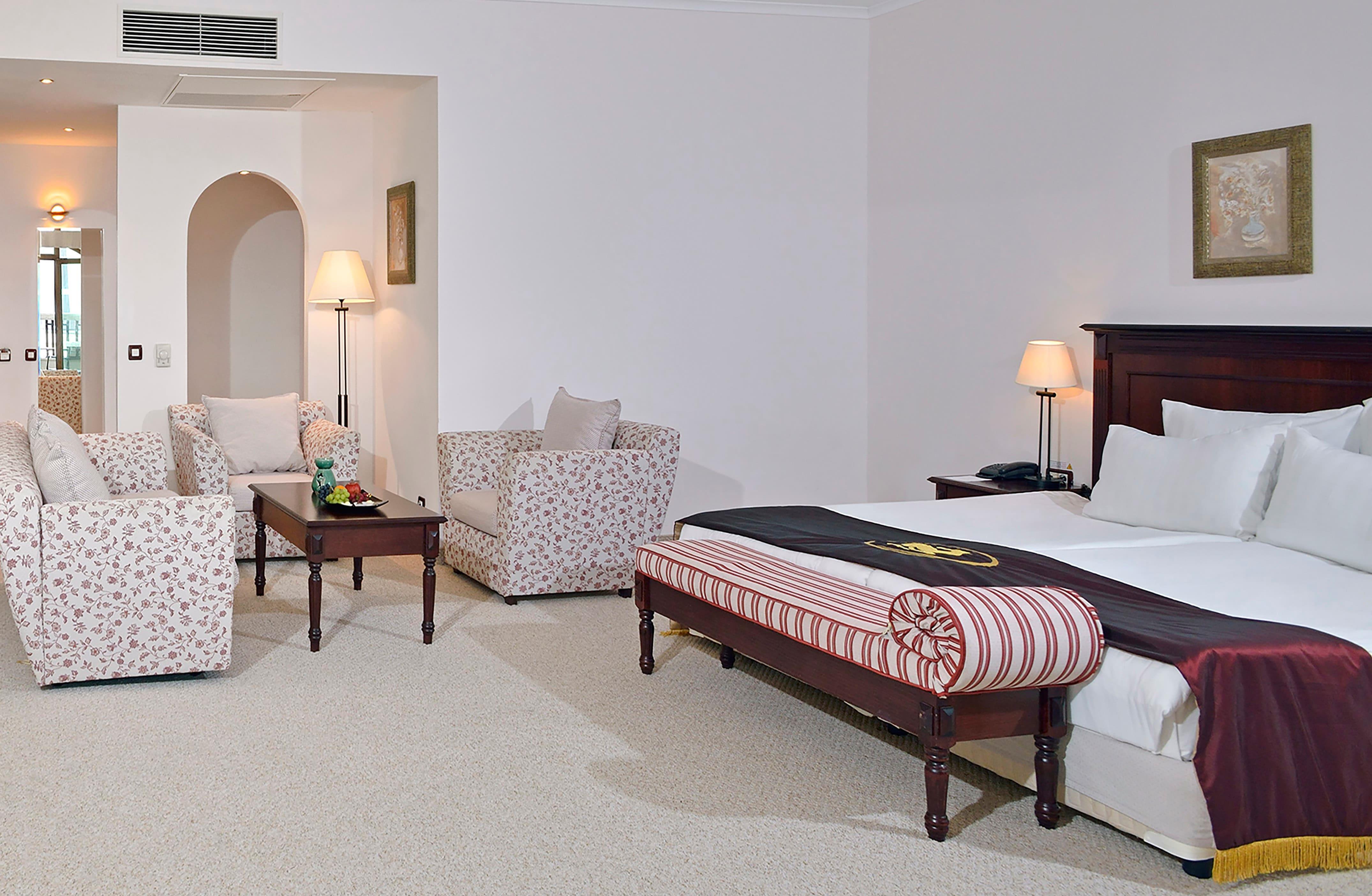 Junior Suite Sea View King Bed