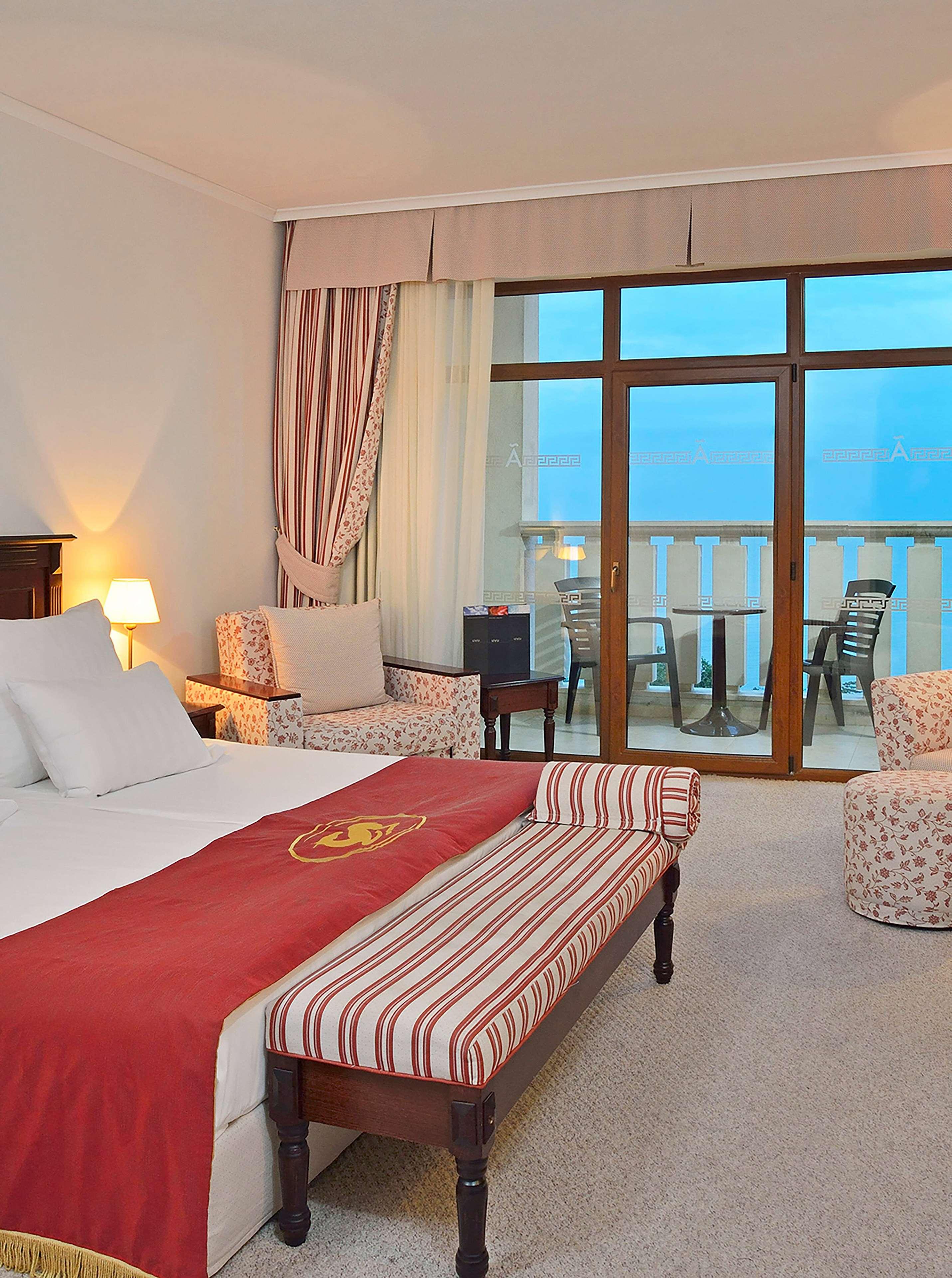 Double Sea View King Bed
