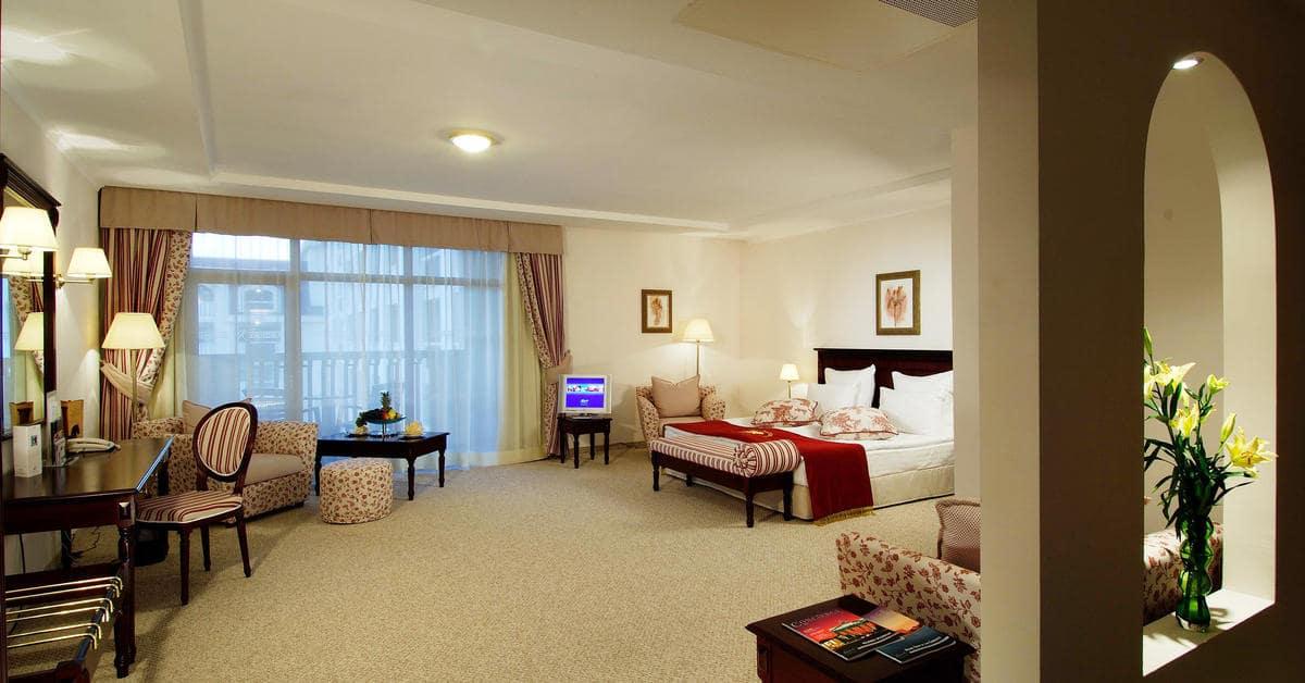 Junior Suite Sea View King Bed