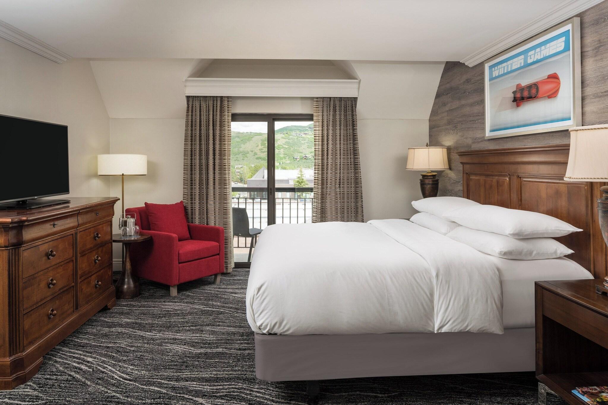 Double Club King Bed