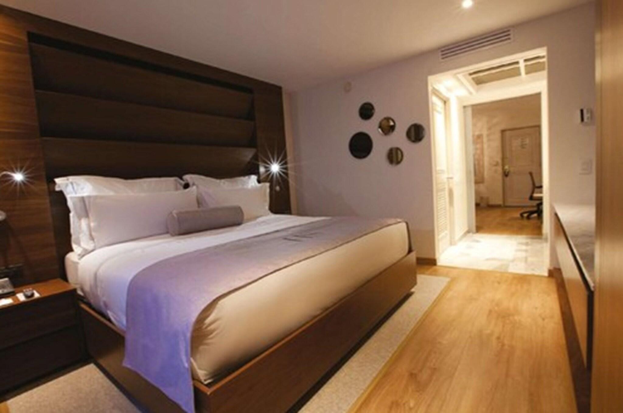 Junior Suite Executive King Bed