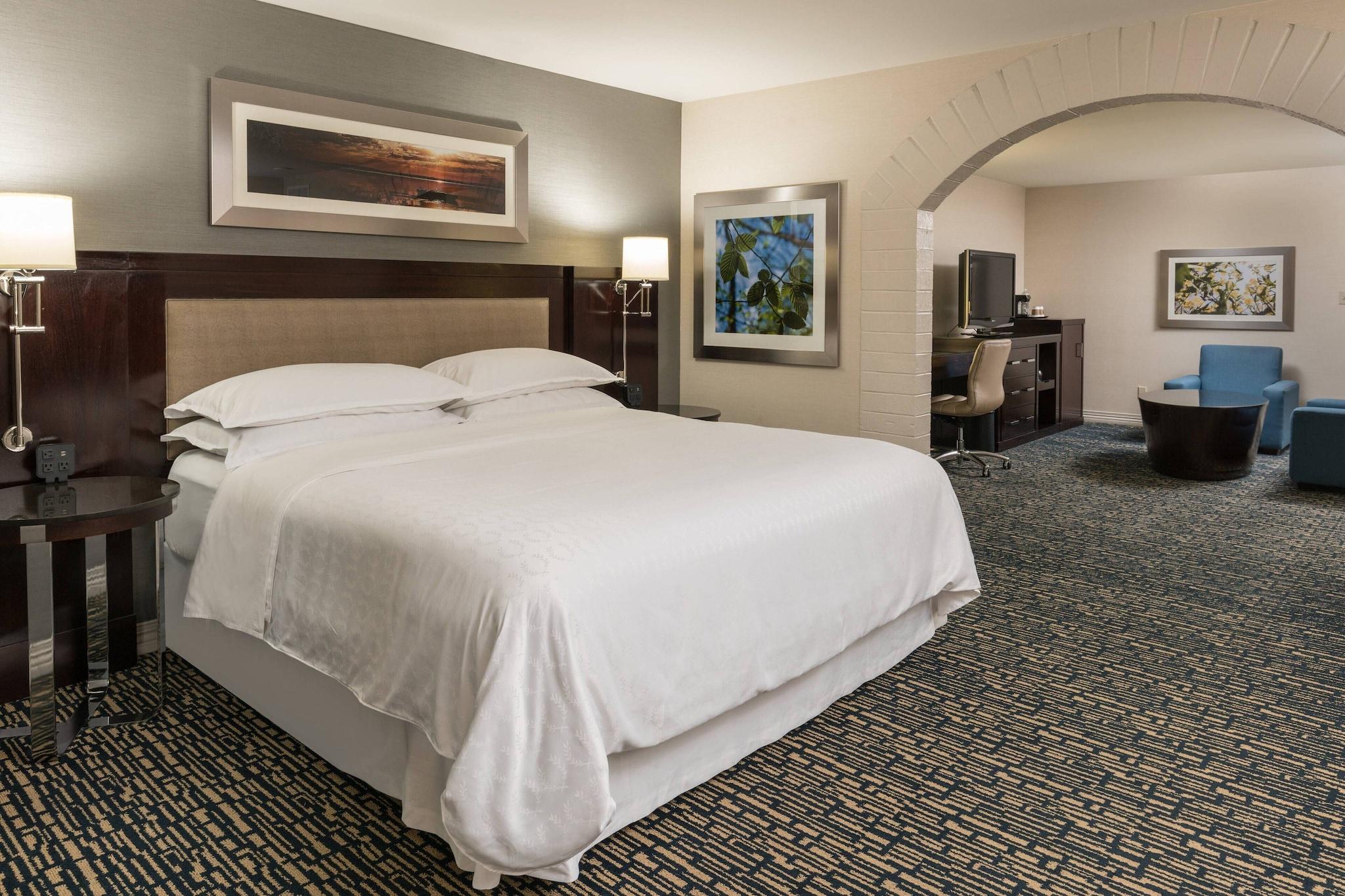 Double Club King Bed