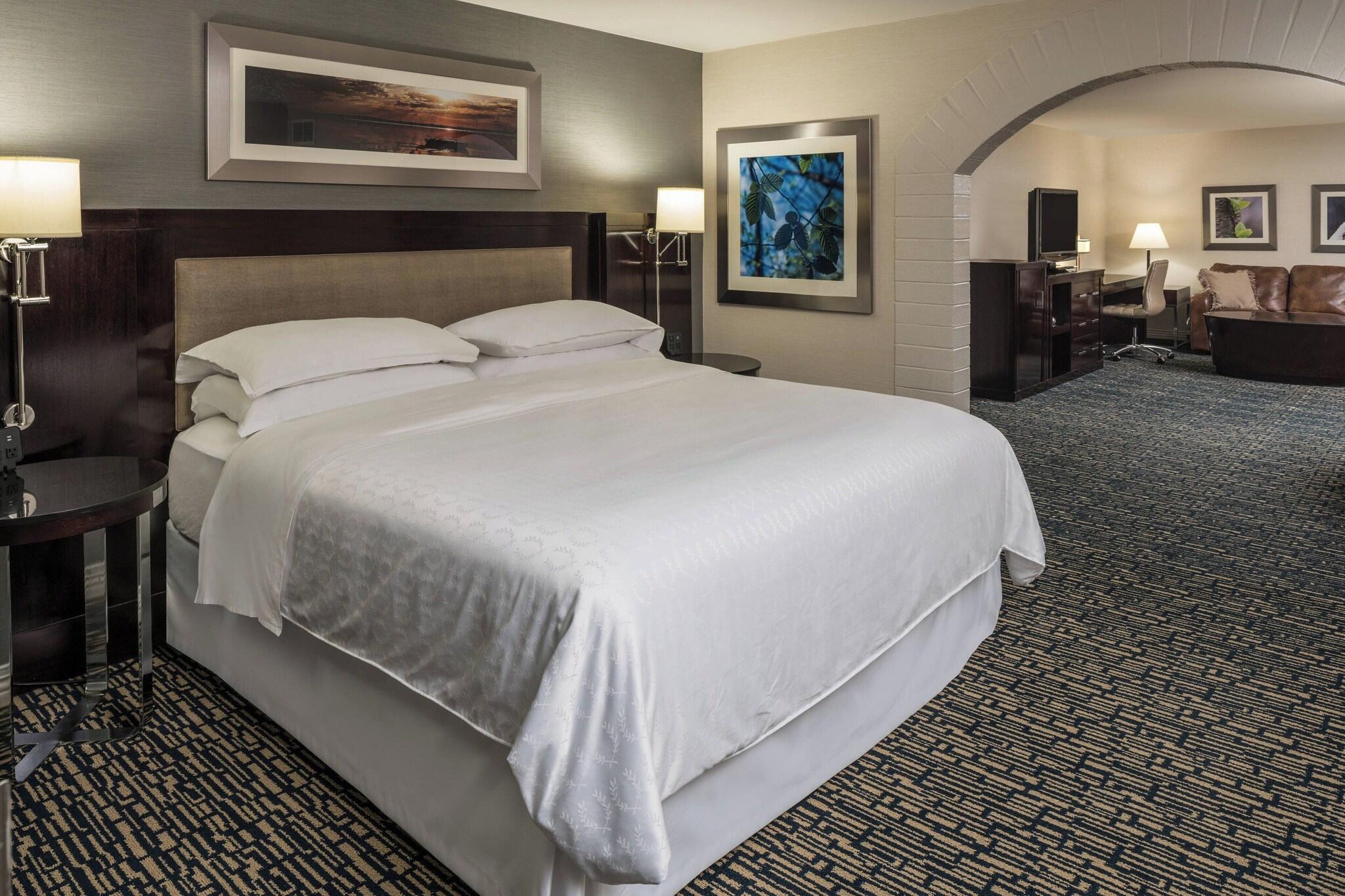 Double Club King Bed