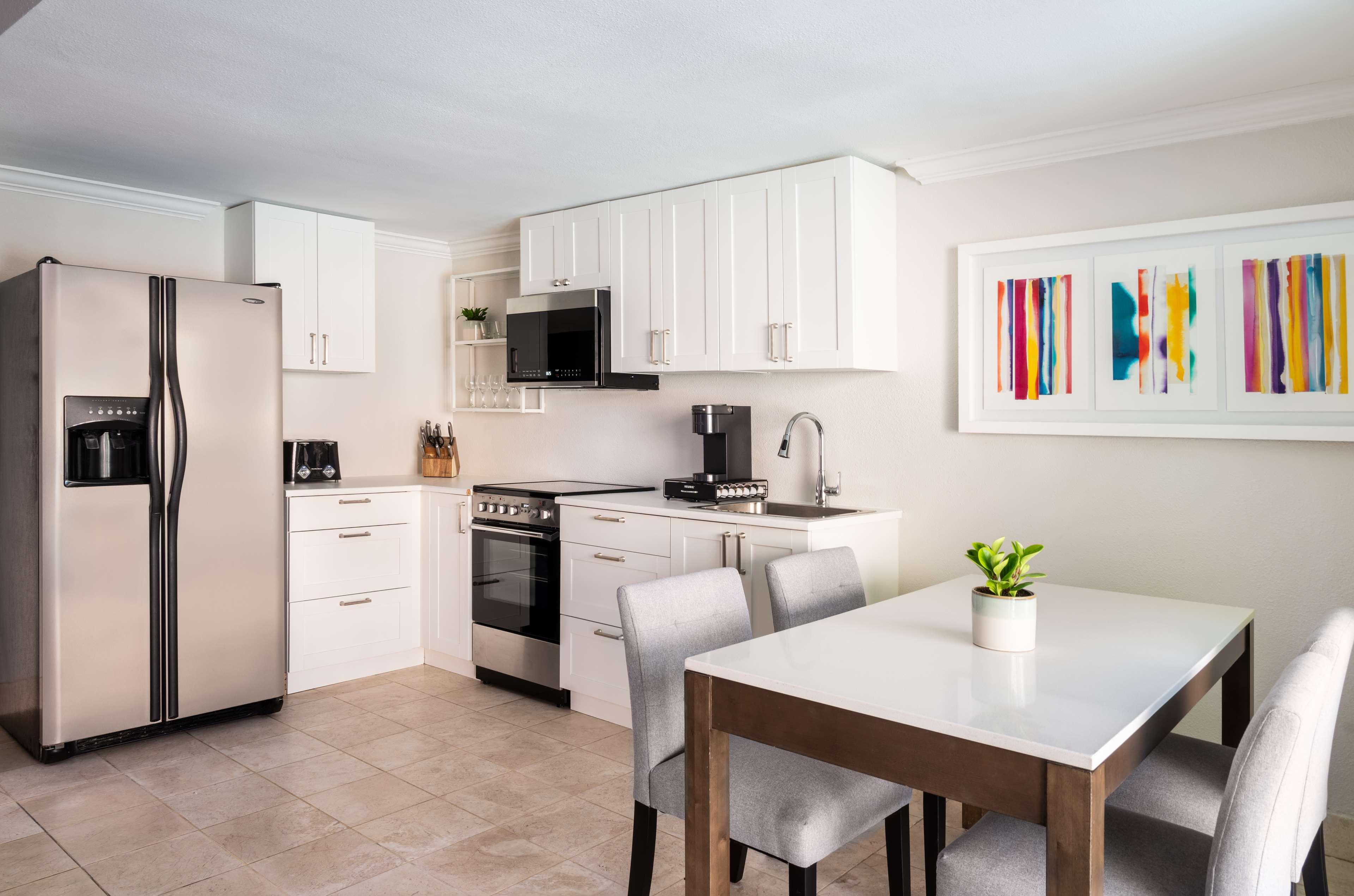 Villa Queen Size Bed