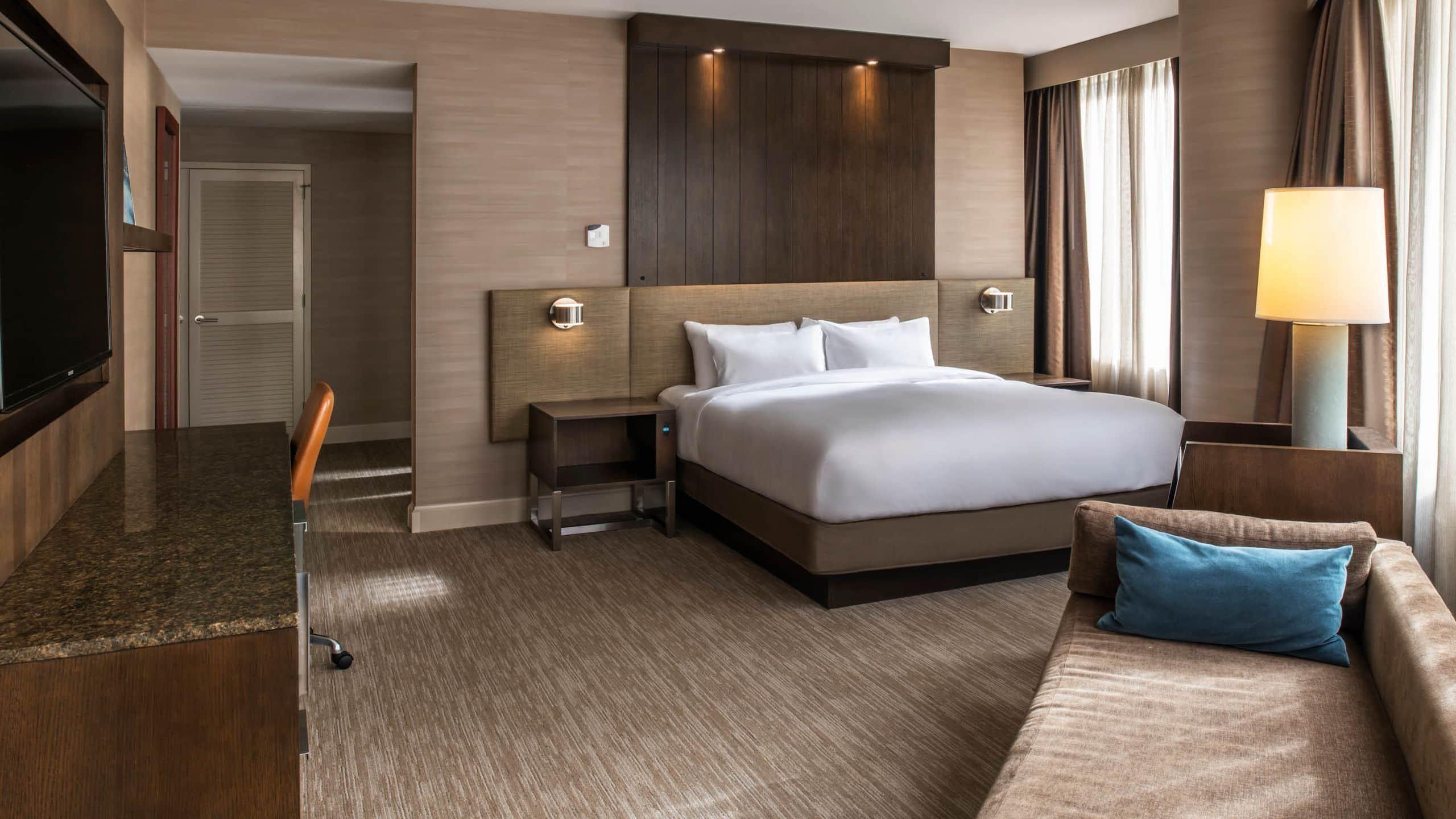 Double Deluxe King Bed