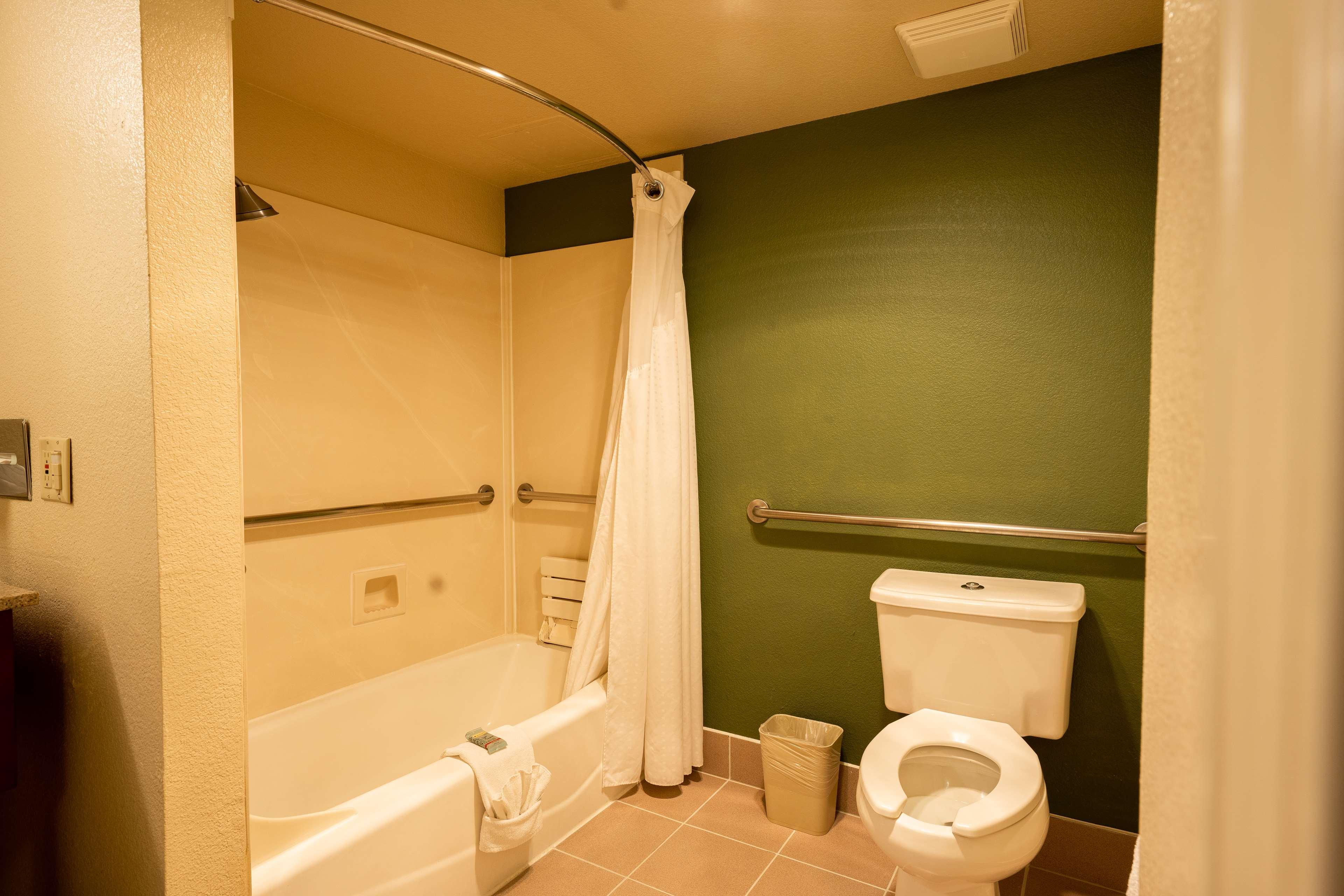 Room Accessible King Size Bed