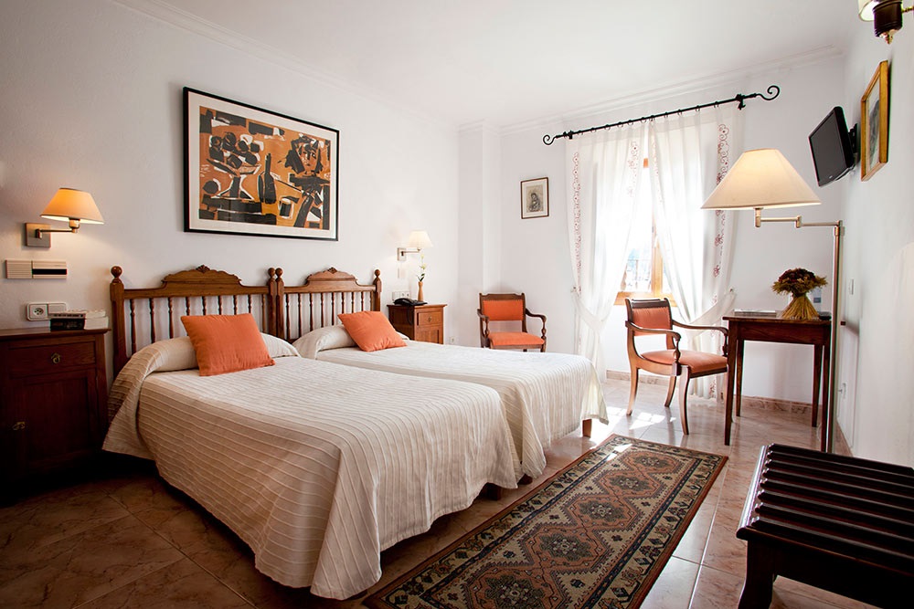 Double or Twin Standard