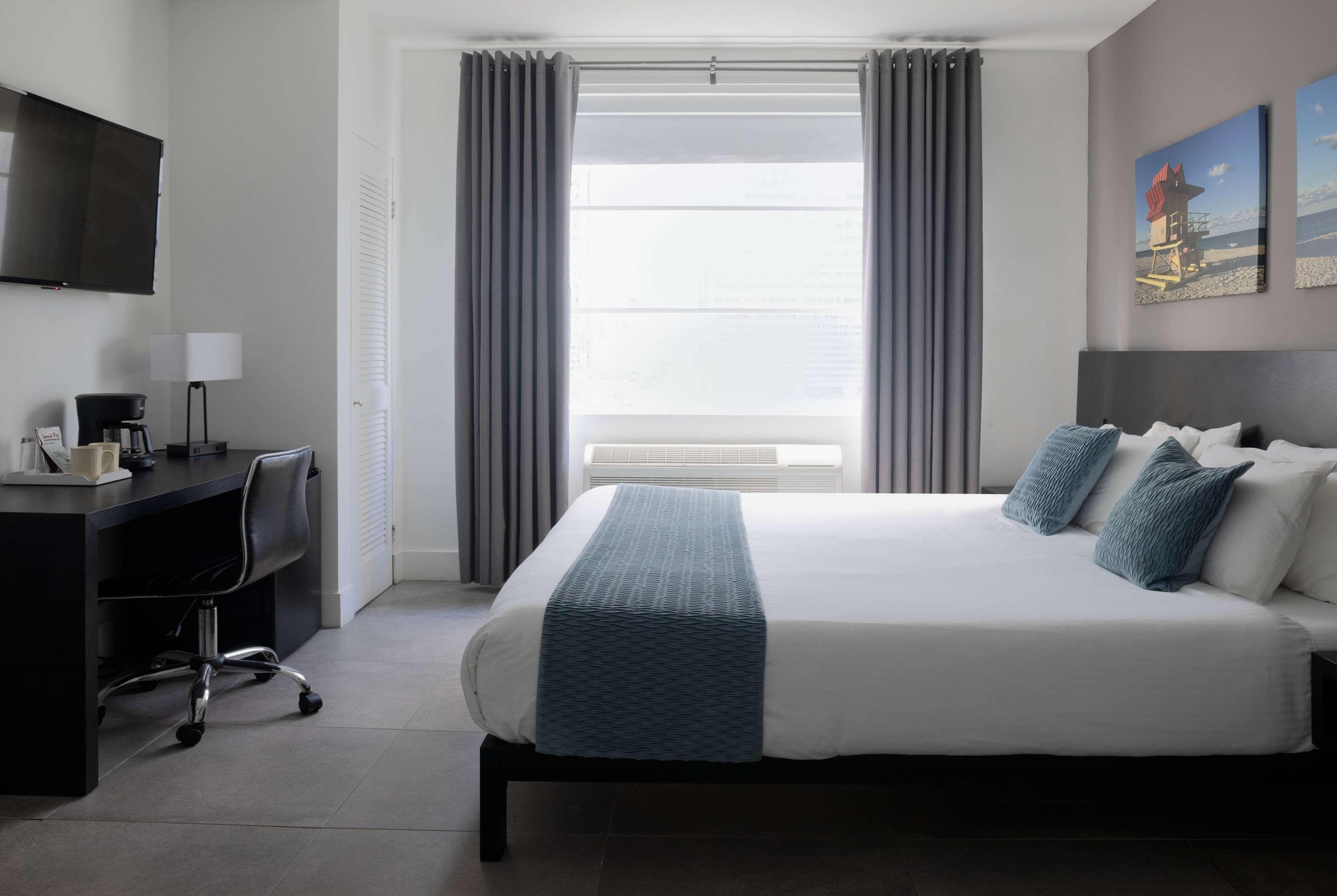 Double Classic Queen Bed