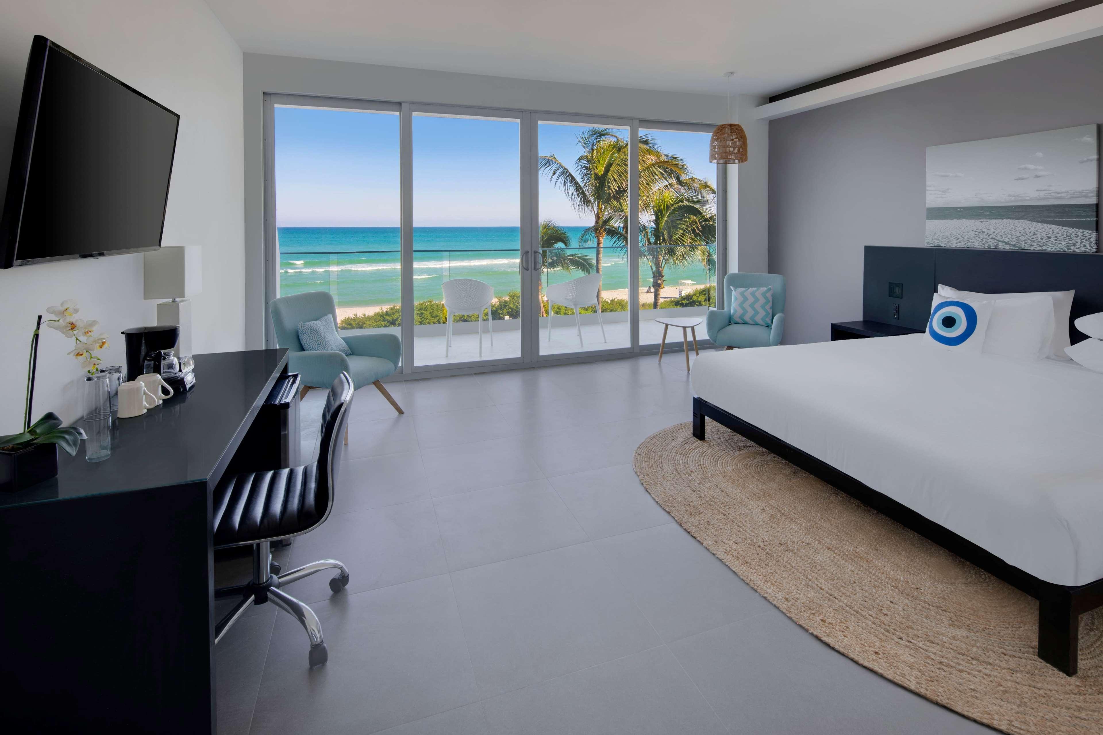 Room Ocean Front King Bed