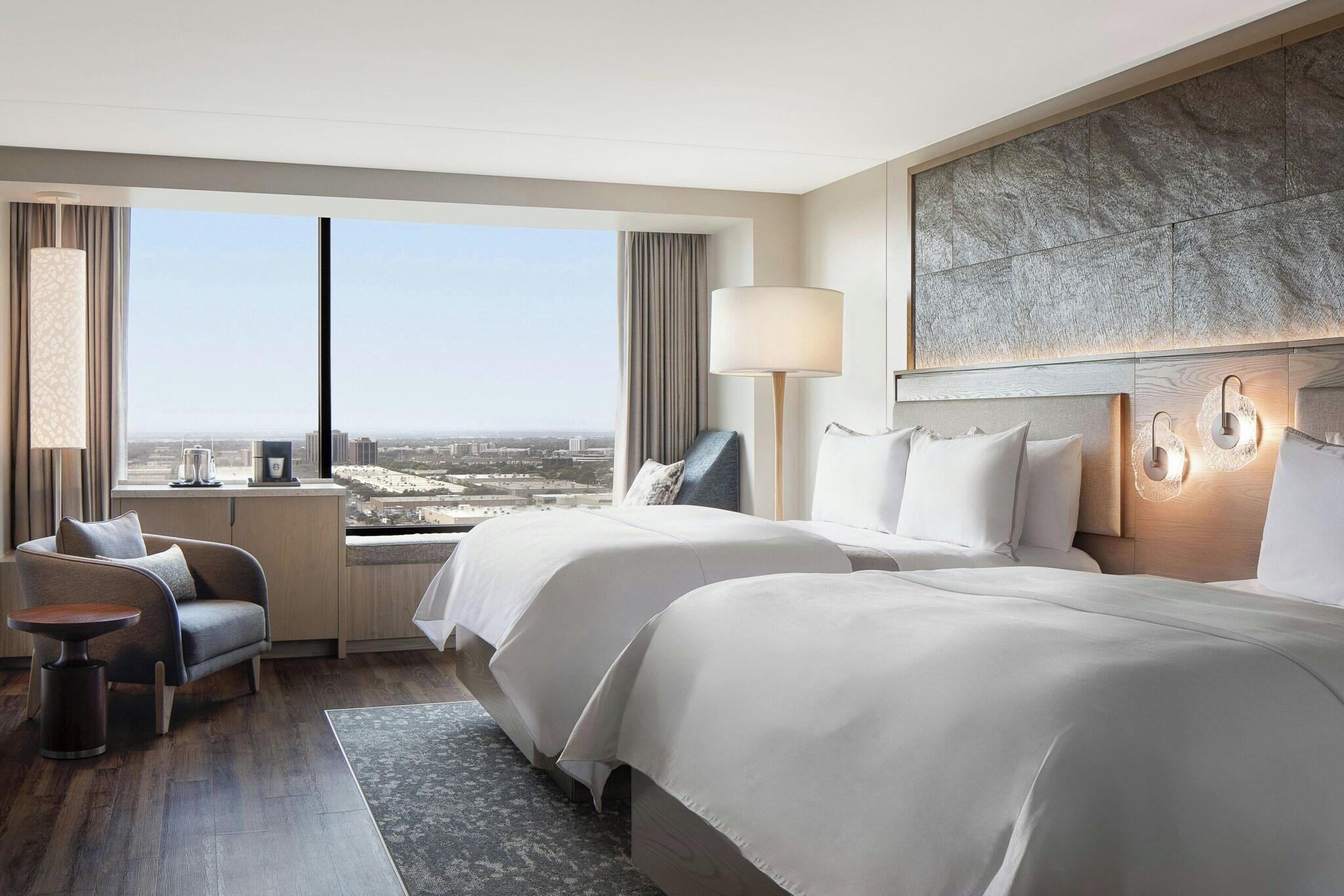 Quadruple Club Two Queen Beds