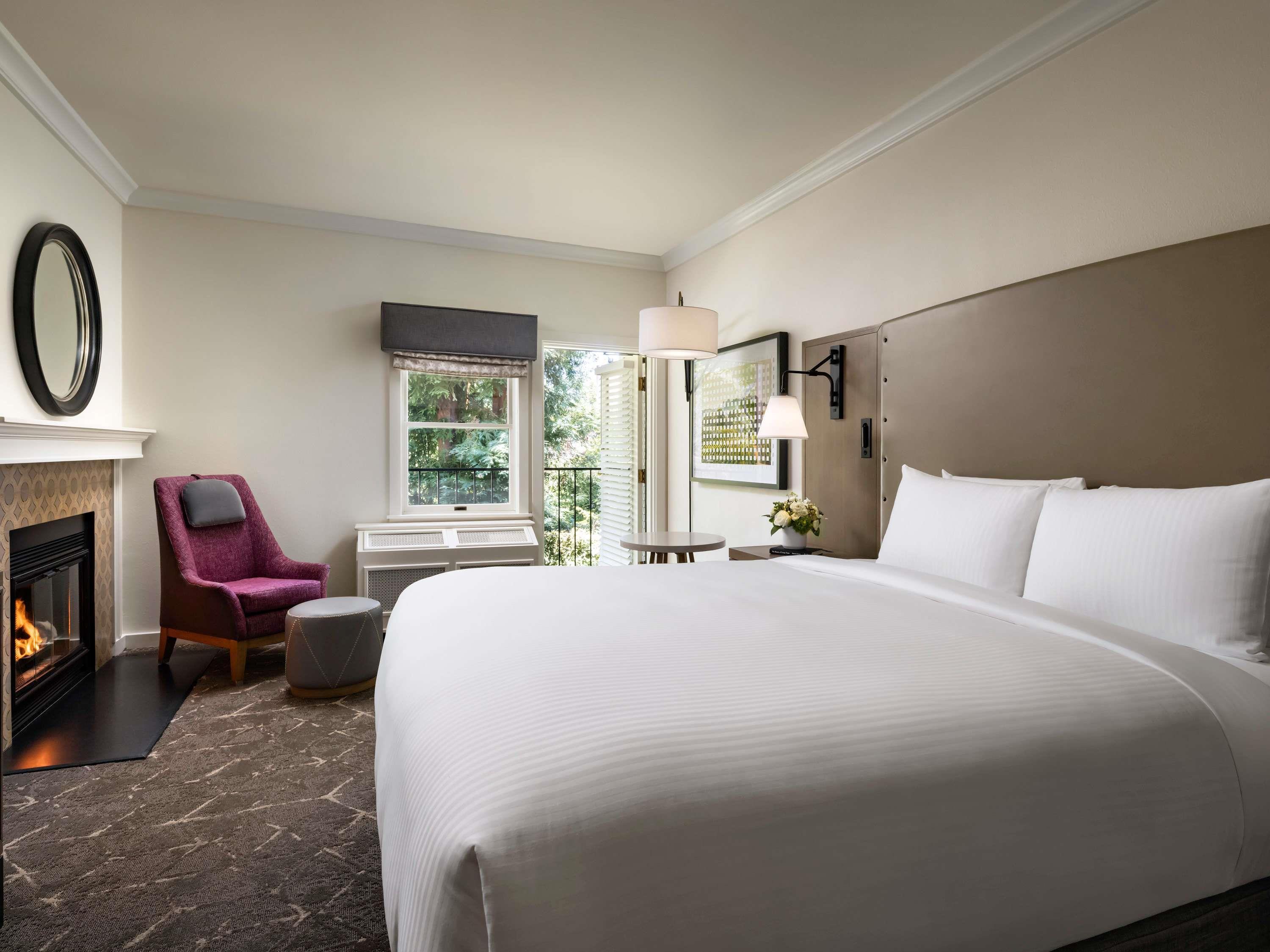 Double Deluxe King Bed