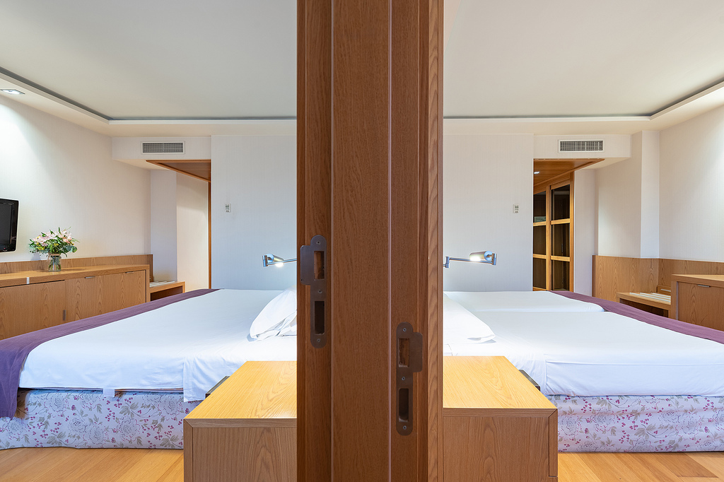 Quadruple Connecting Room