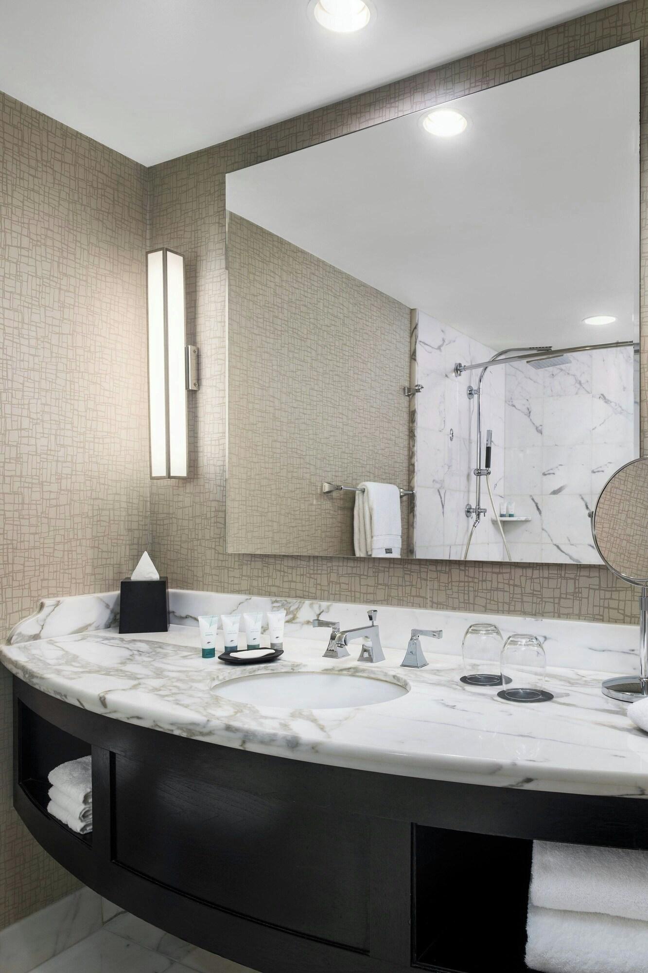 Double Deluxe King Bed