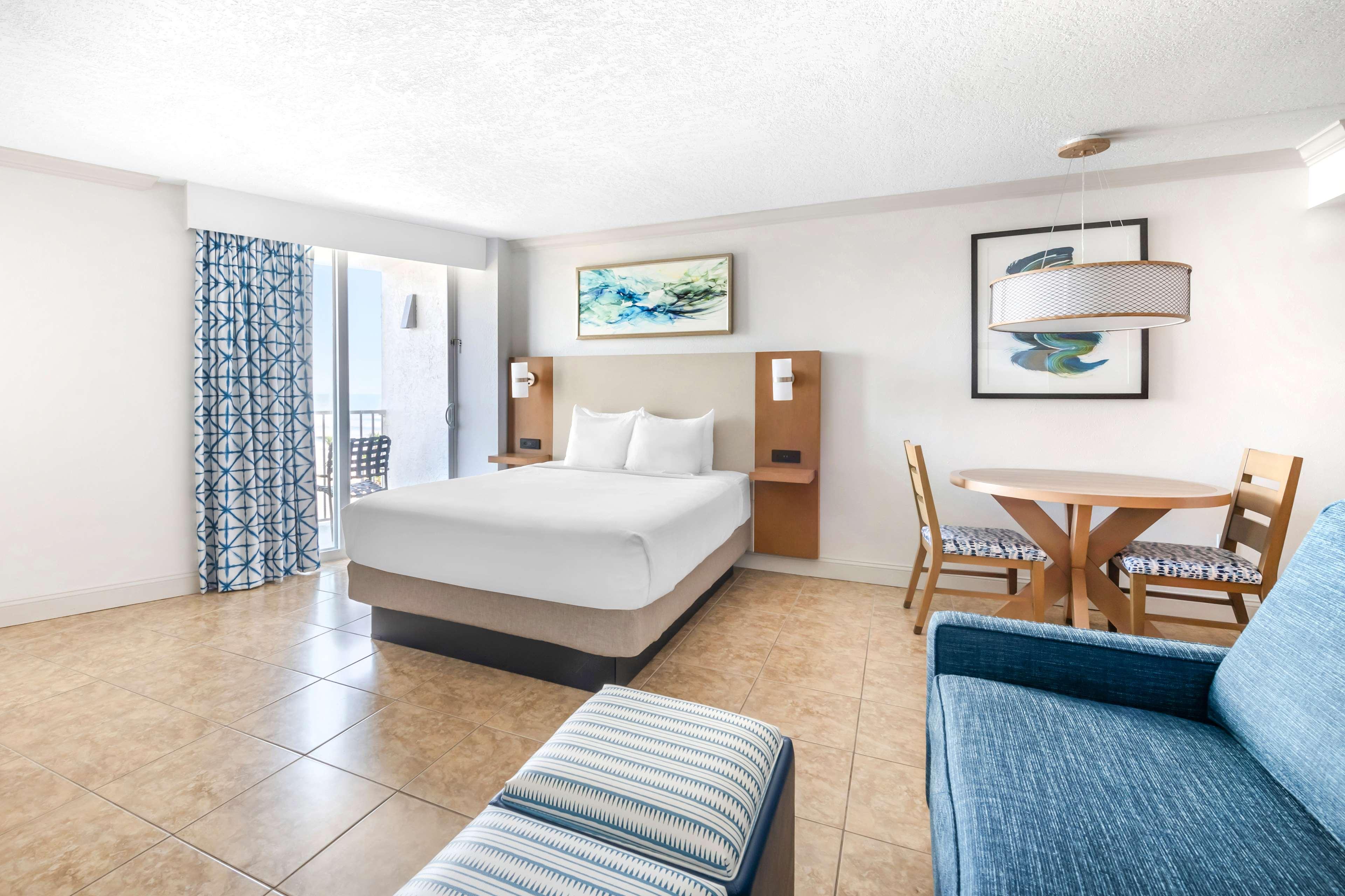 Studio Queen Size Bed