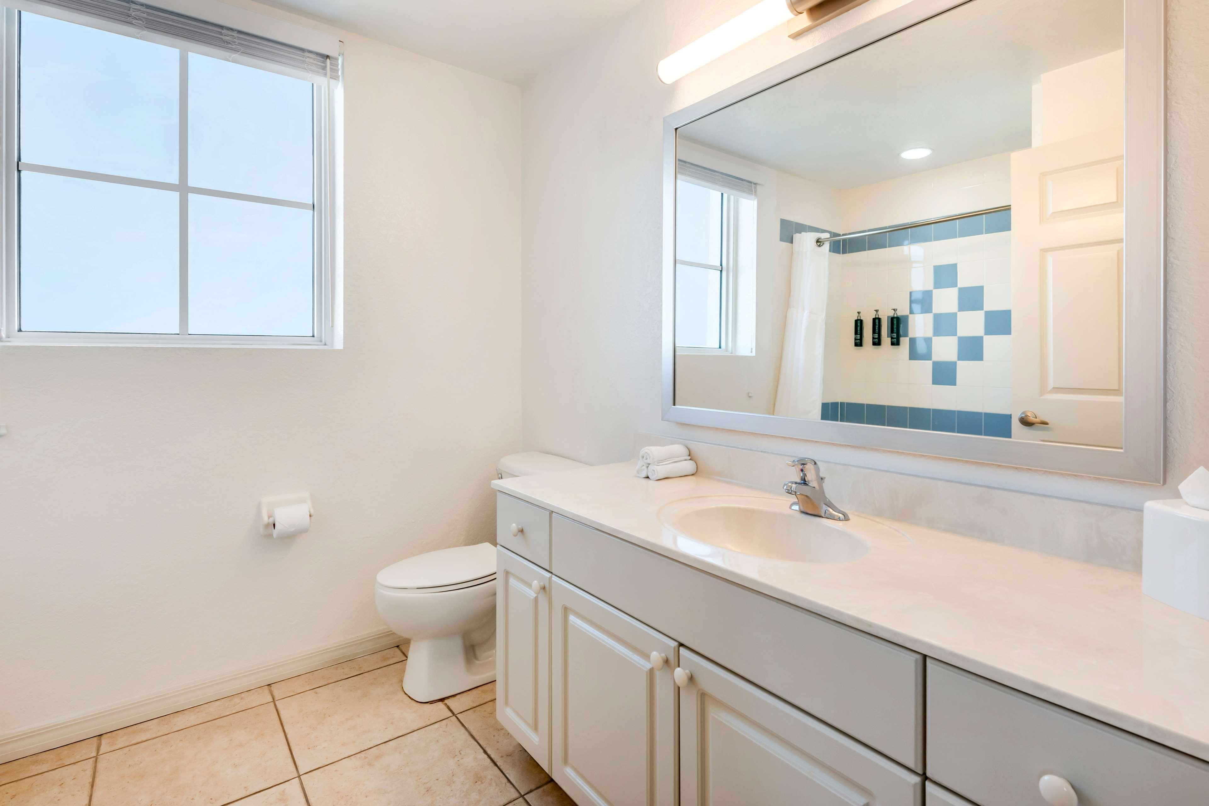 Studio Queen Size Bed