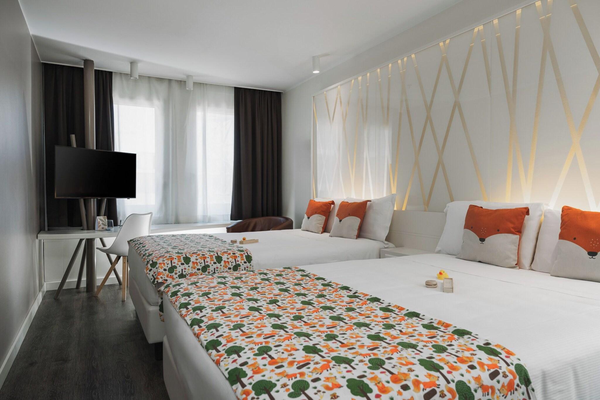 Family Room Connecting Room