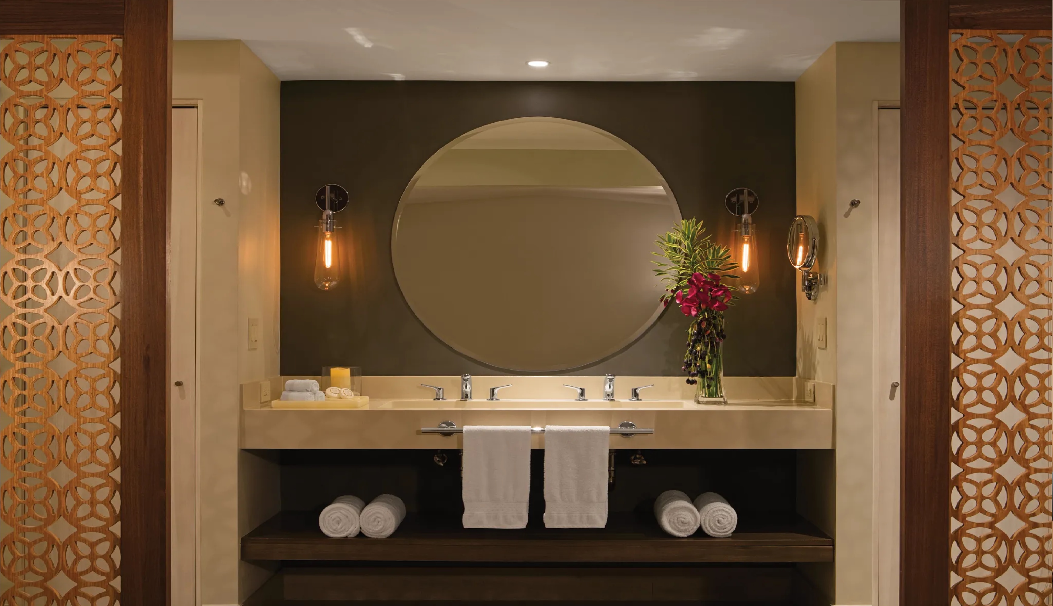 Bungalow King Size Bed