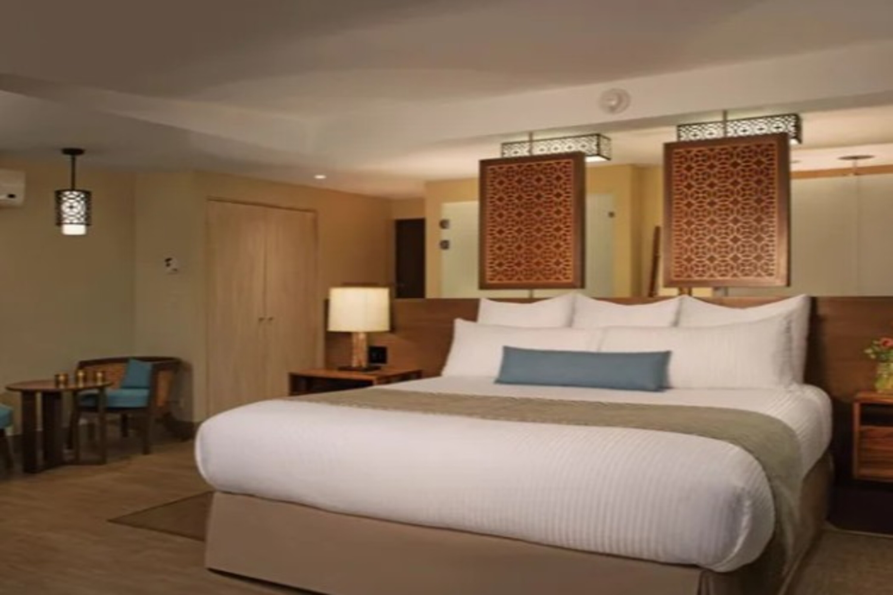 Double Garden View King Bed