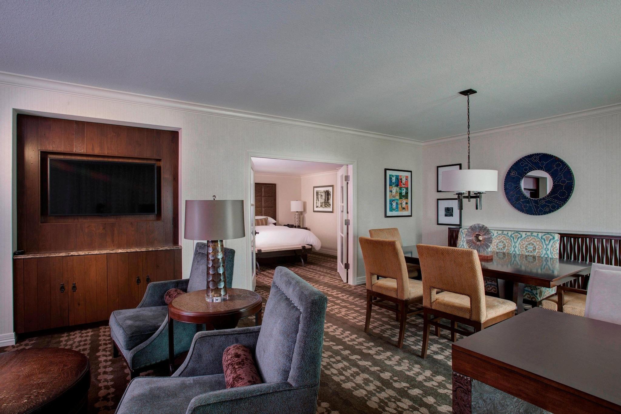 Suite Deluxe King Bed