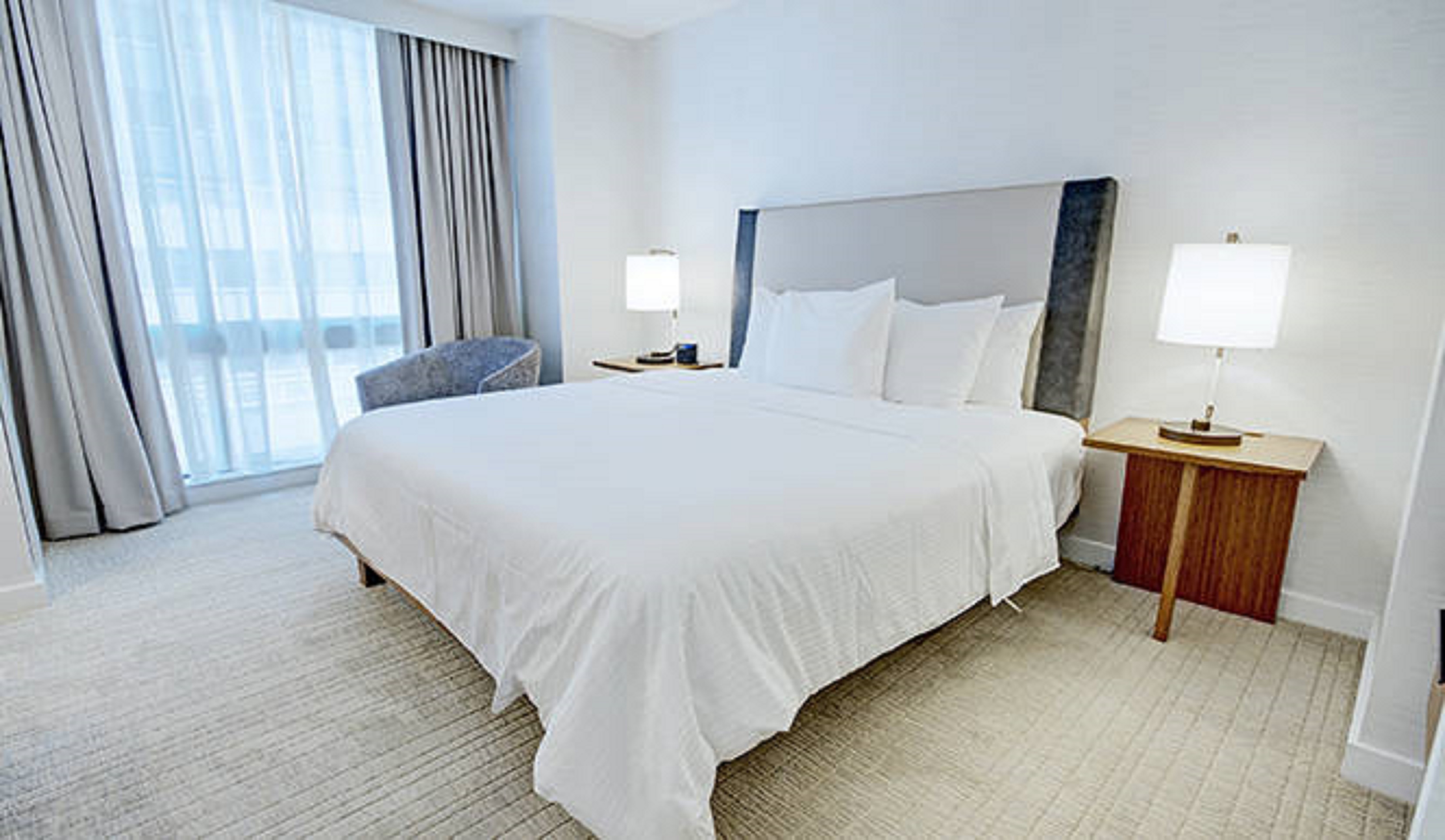 Room Deluxe King Bed