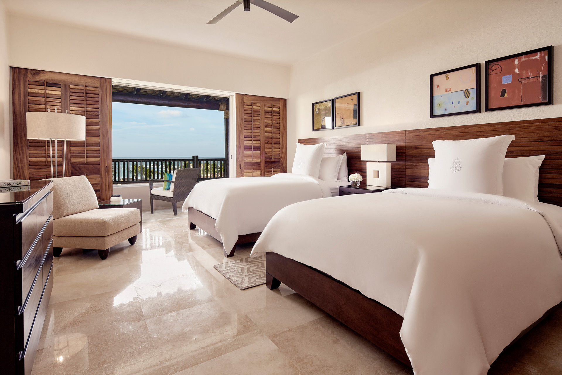 Apartment Four Bedrooms with Views