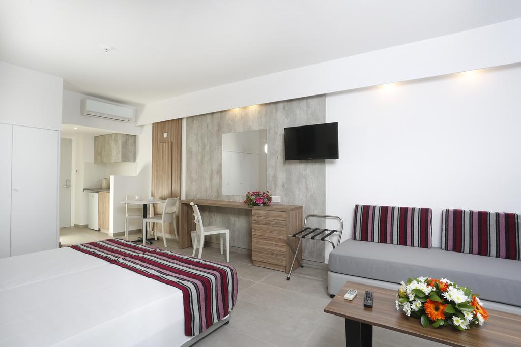 Studio Side Sea View