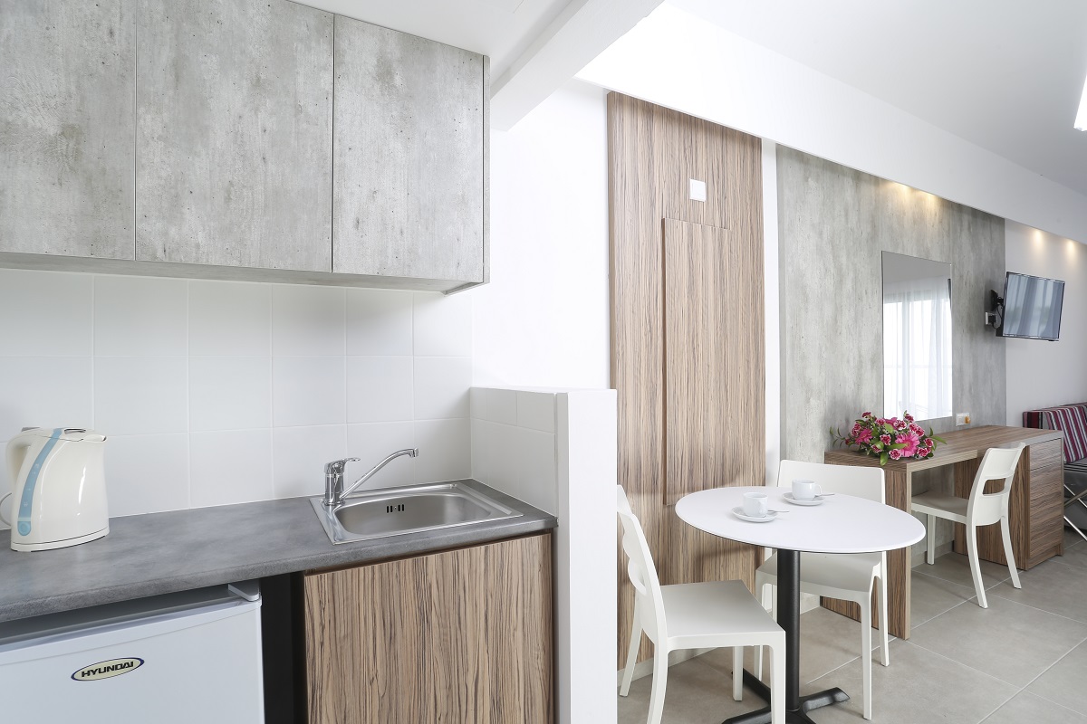 Studio Side Sea View