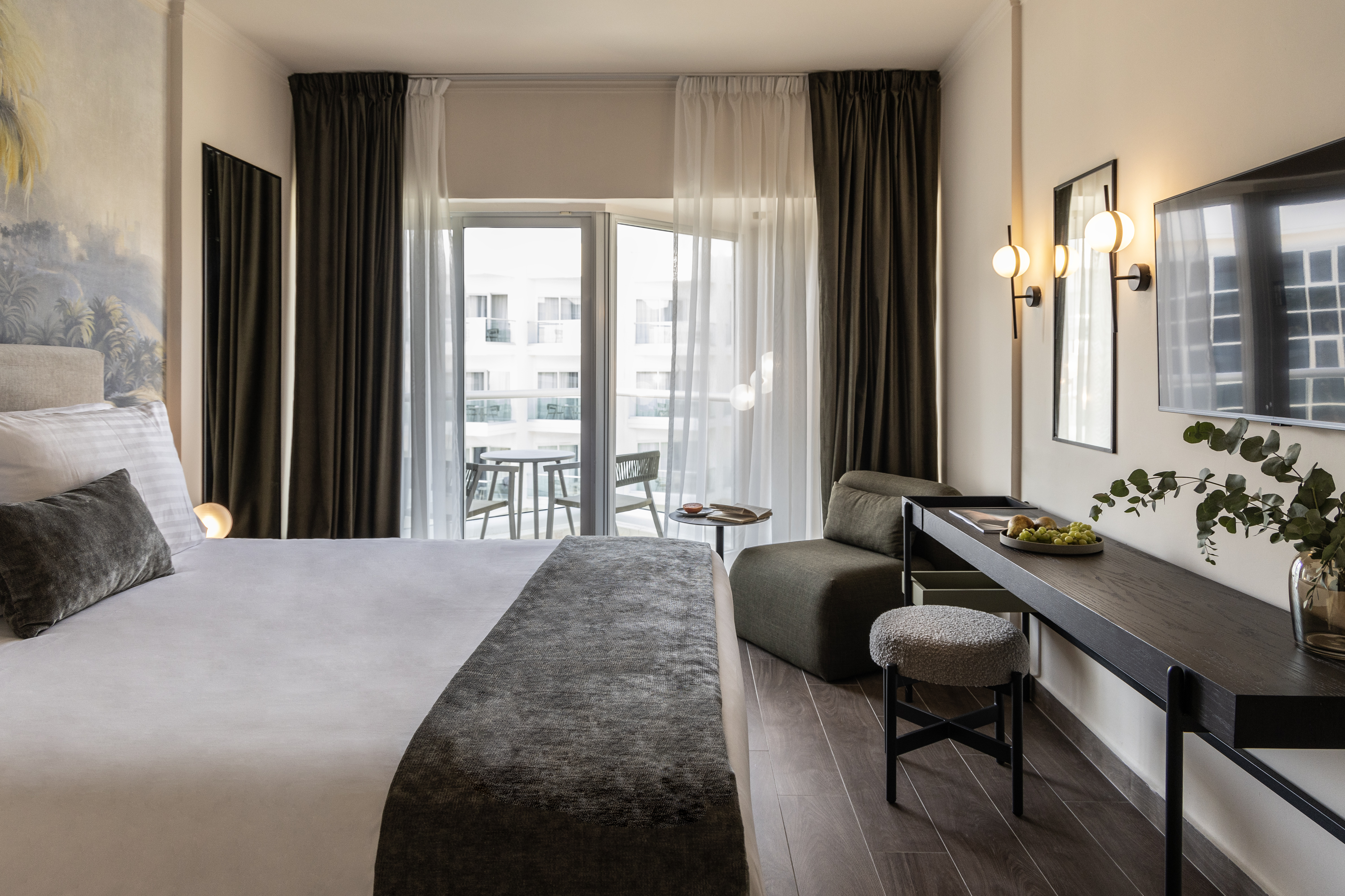 Double Superior Land View