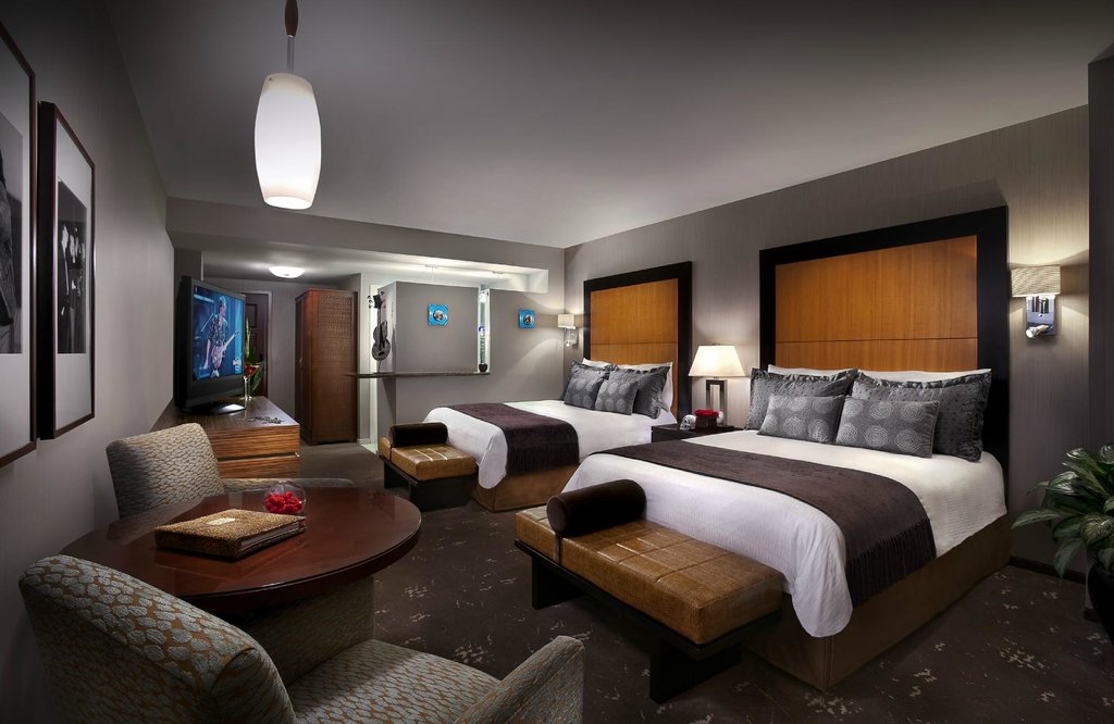 Double Deluxe Queen Bed