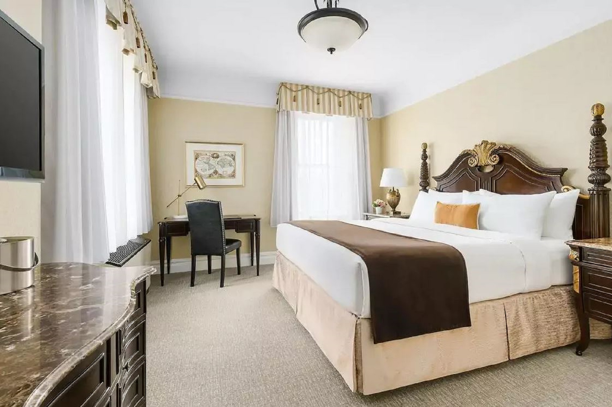 Room Deluxe King Bed