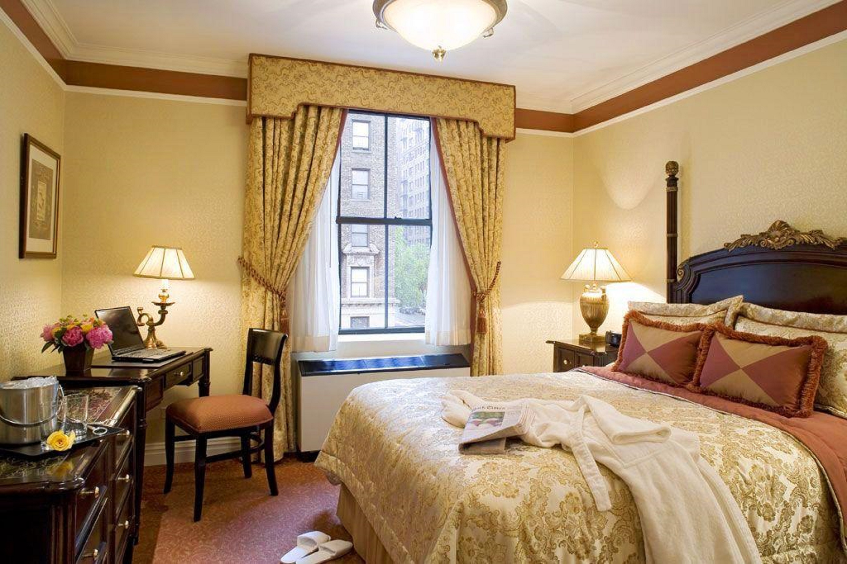 Double Superior Queen Bed