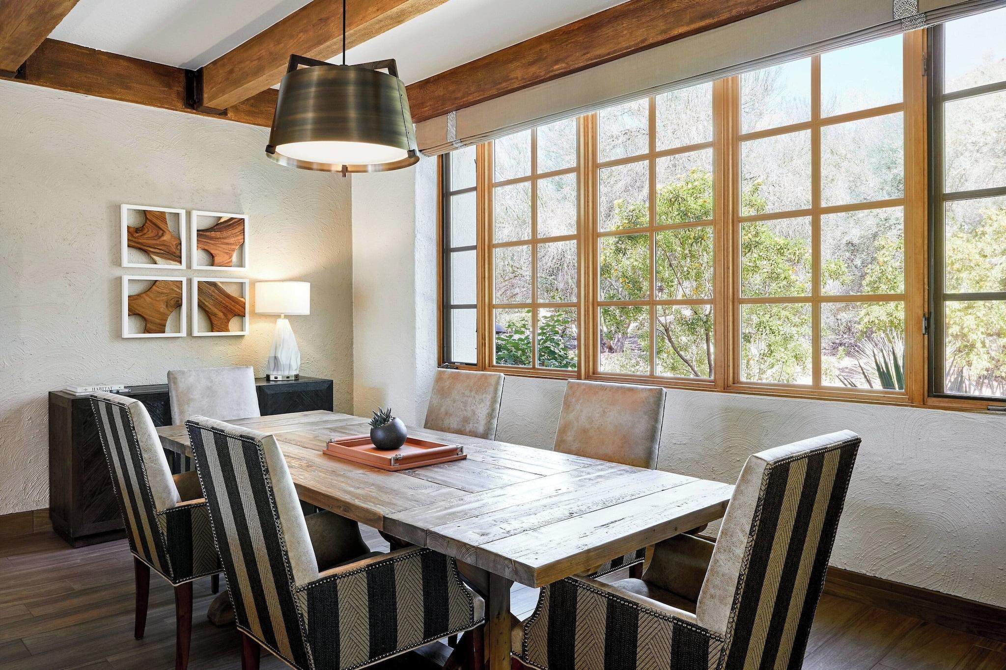 Suite Deluxe King Bed