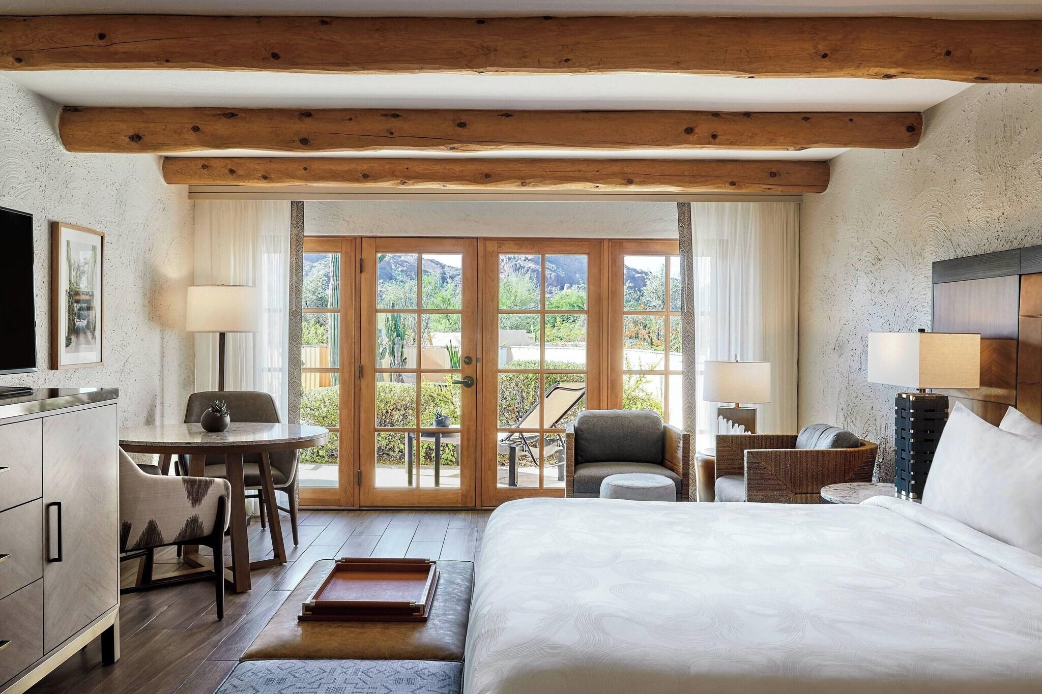 Suite Deluxe King Bed