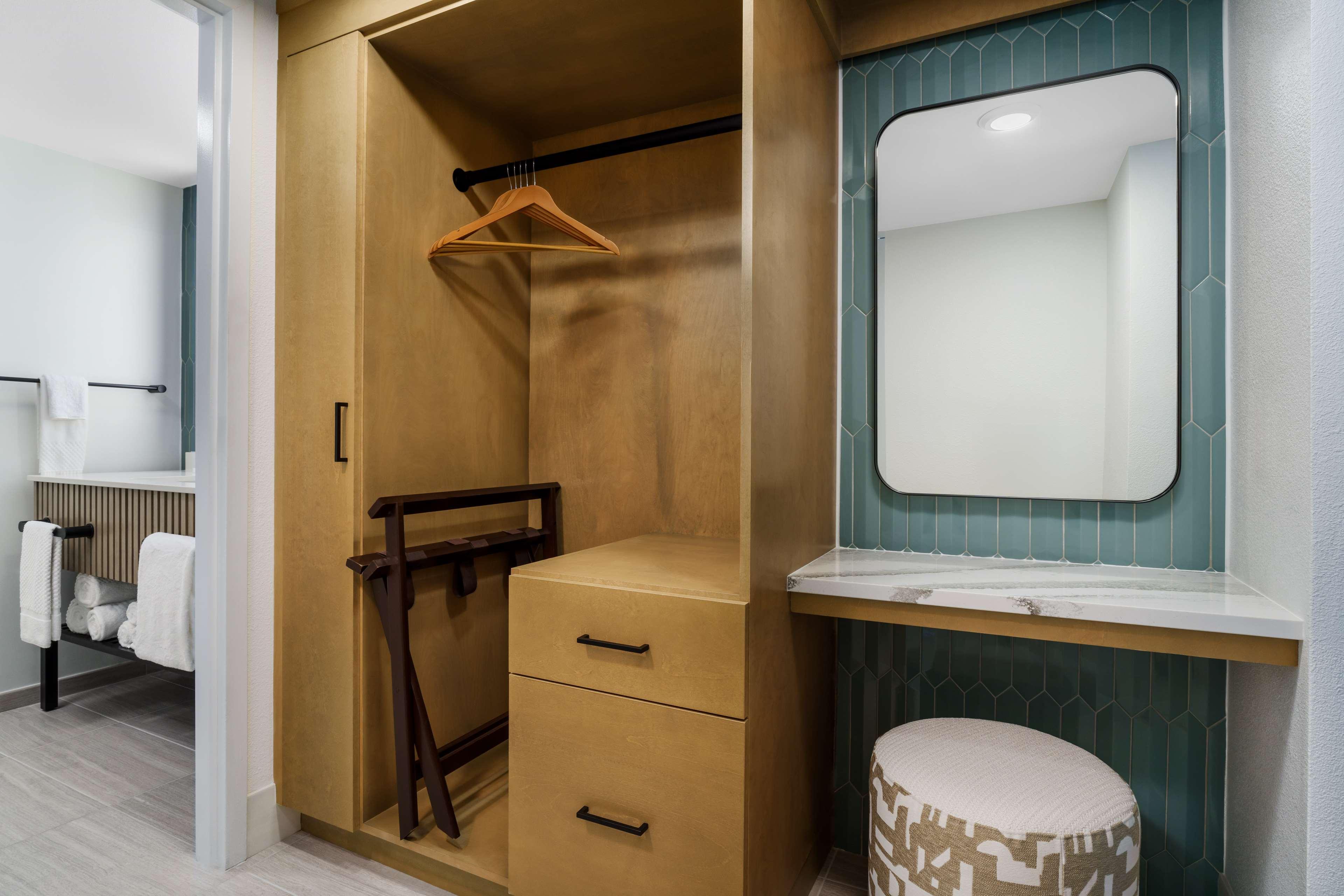 Junior Suite King Bed Non Smoking