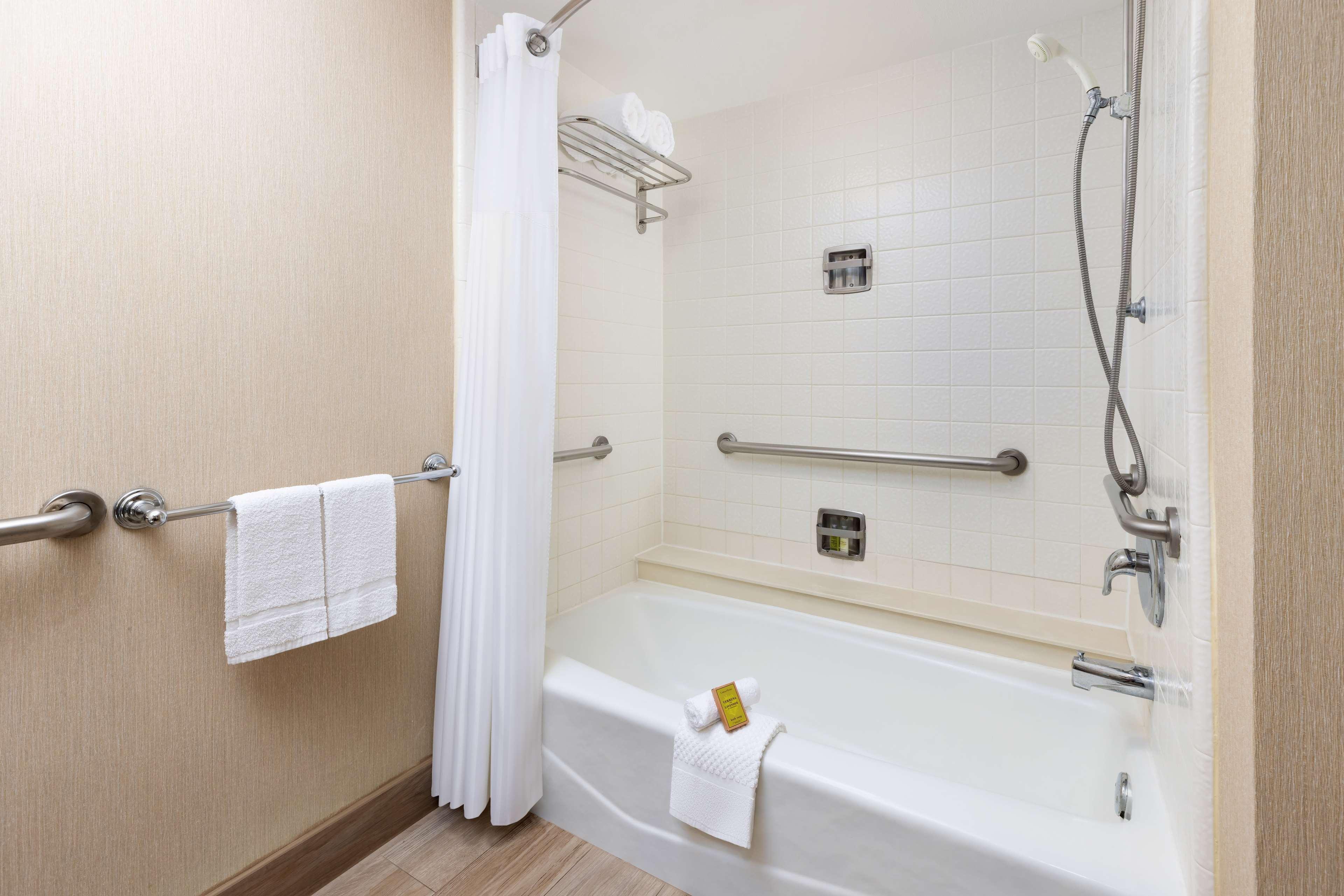 Double Two Queen Beds Non Smoking