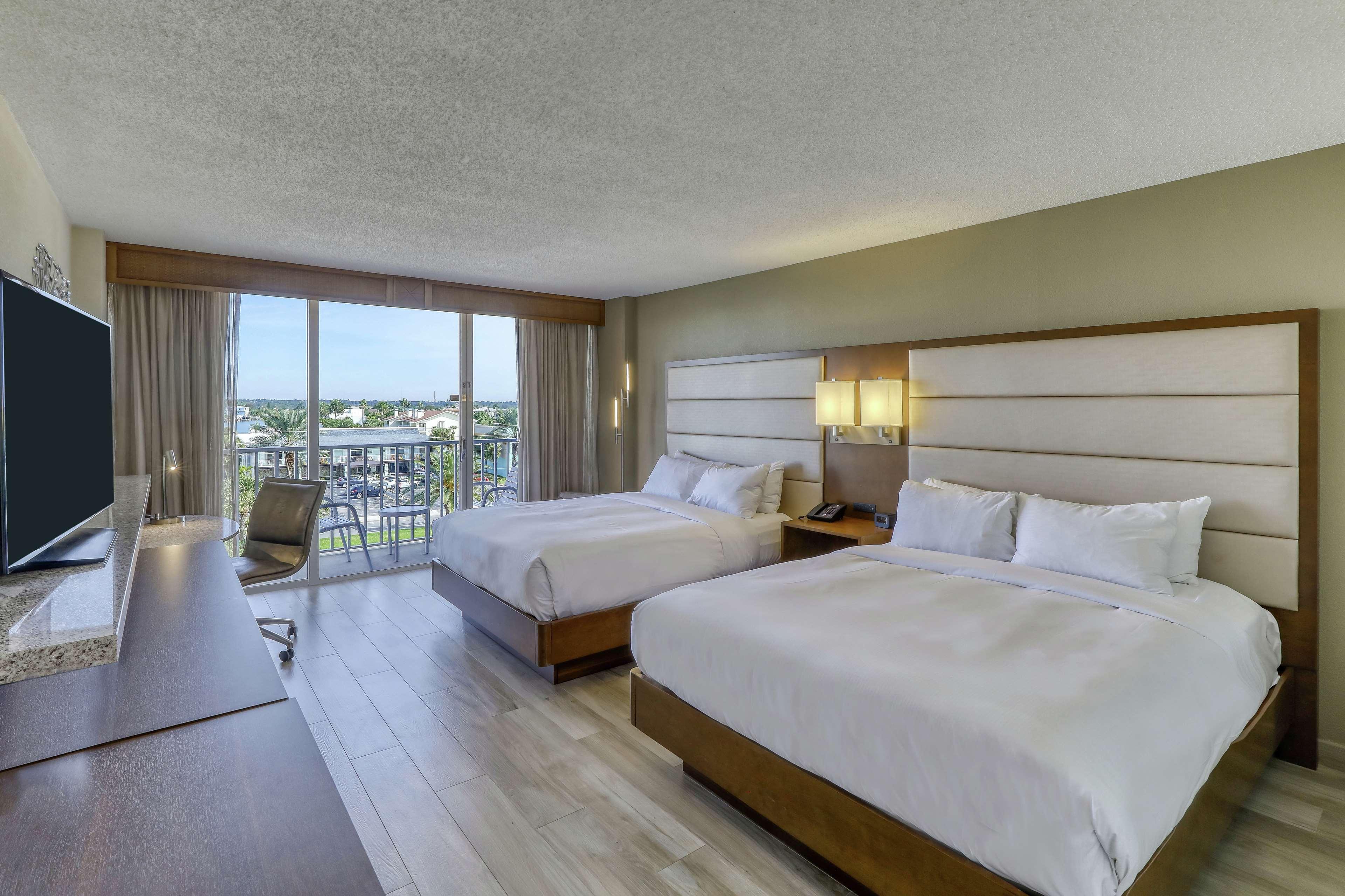 Quadruple Two Queen Beds