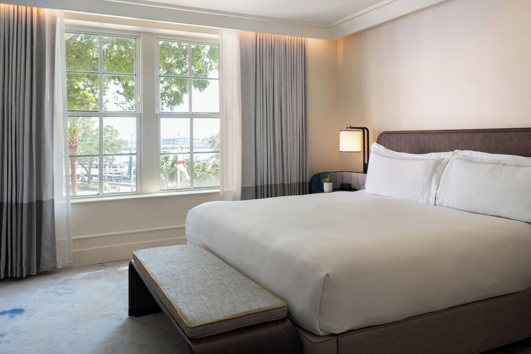 Junior Suite Accessible King Size Bed