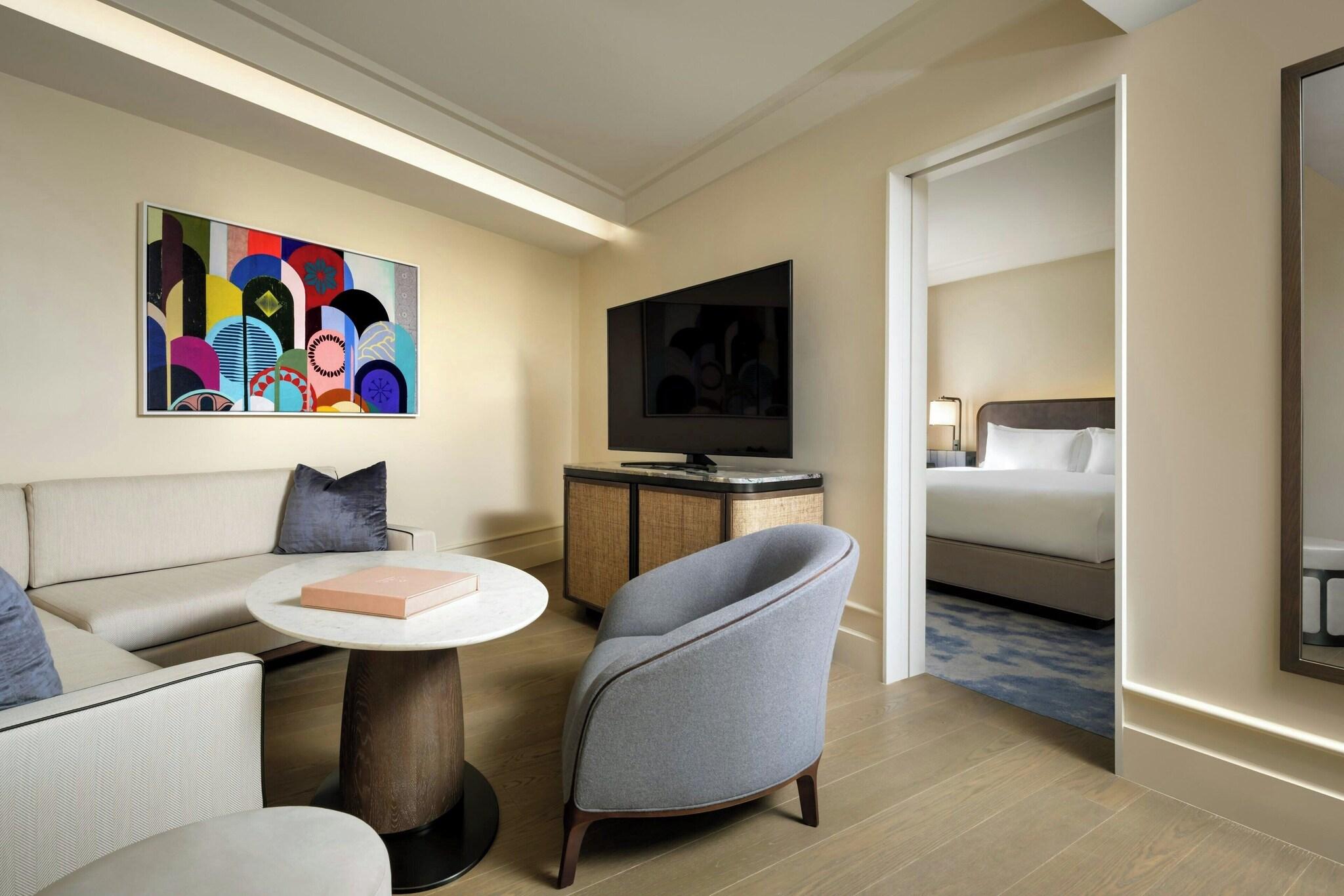 Junior Suite Accessible King Size Bed