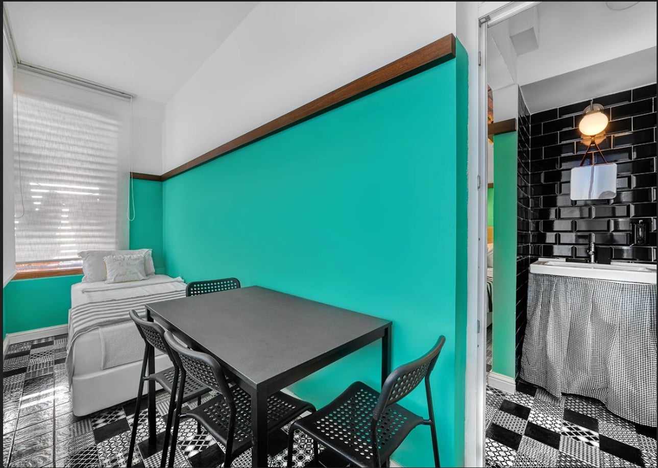 Quadruple One Bedroom One Bathroom