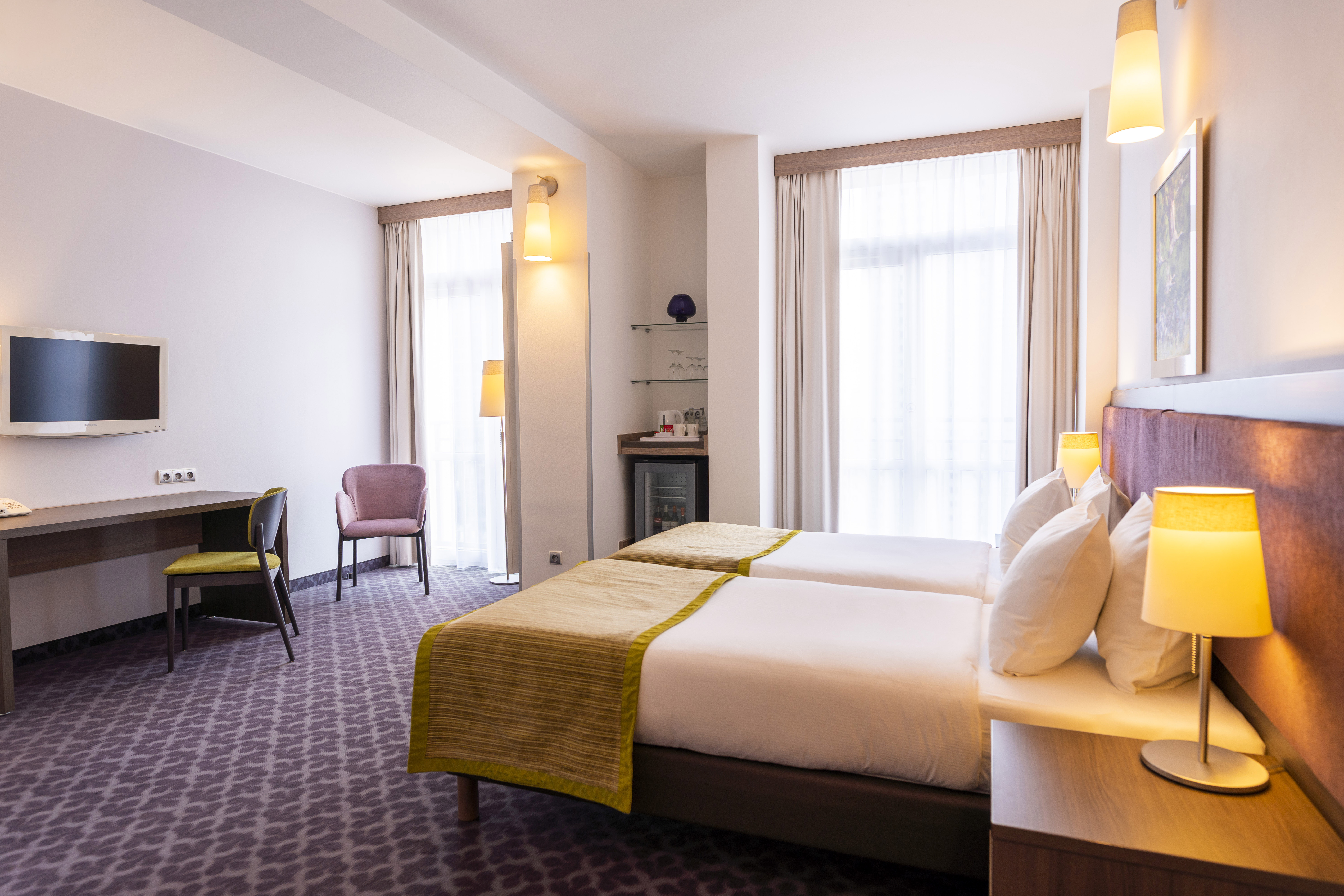 Double Single Executive