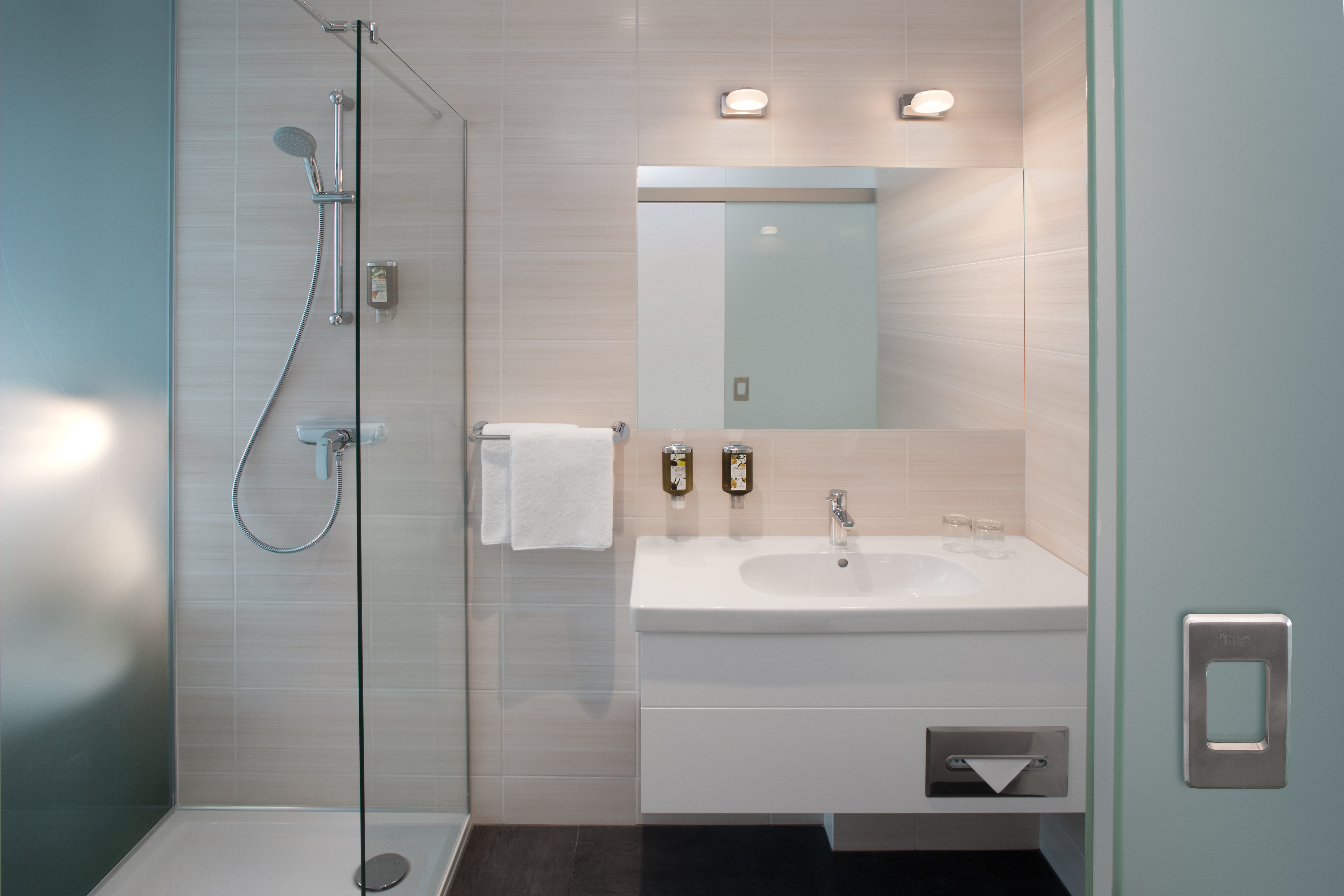 Double Single Executive