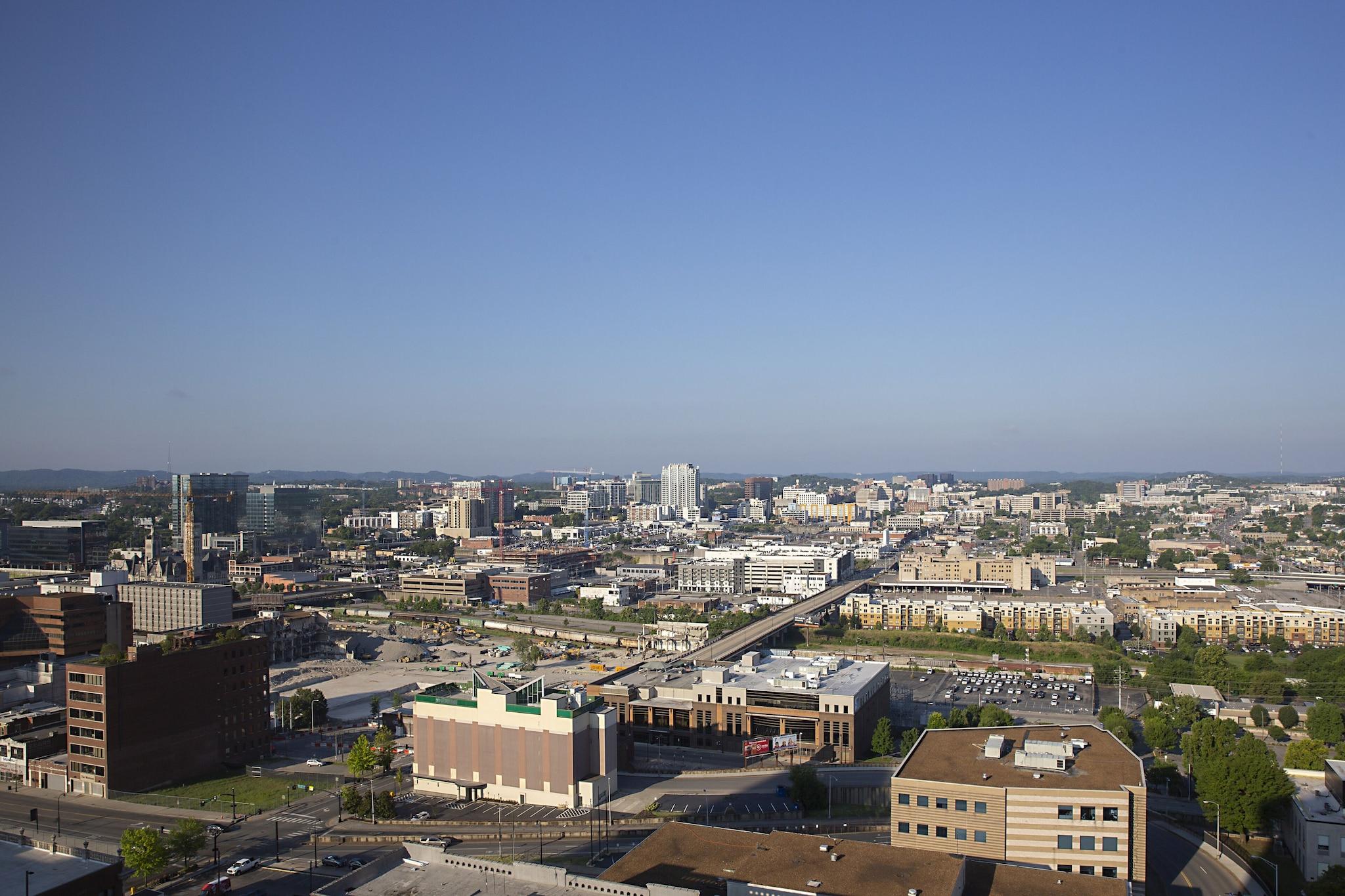 Suite Club City View