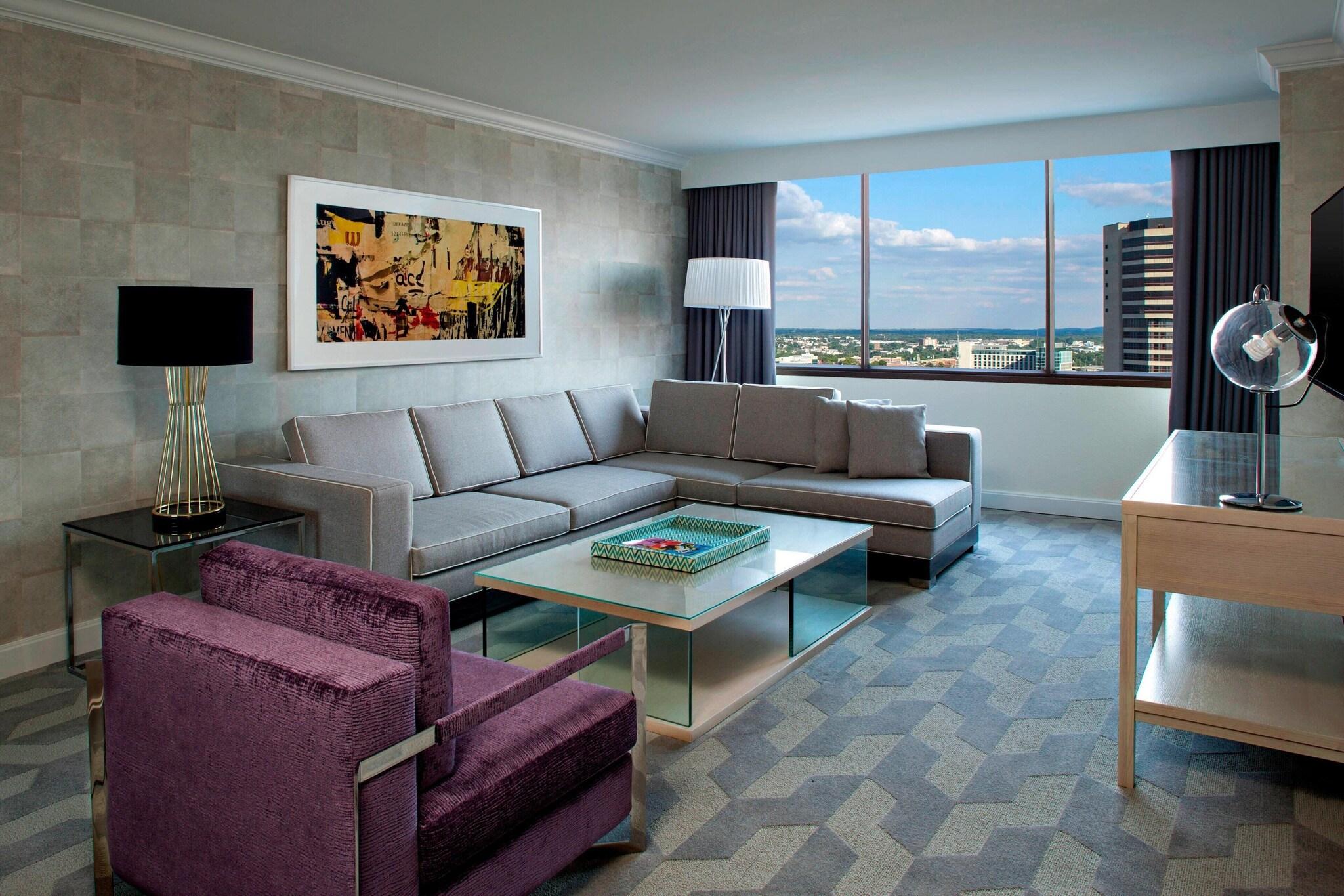 Suite City View King Bed