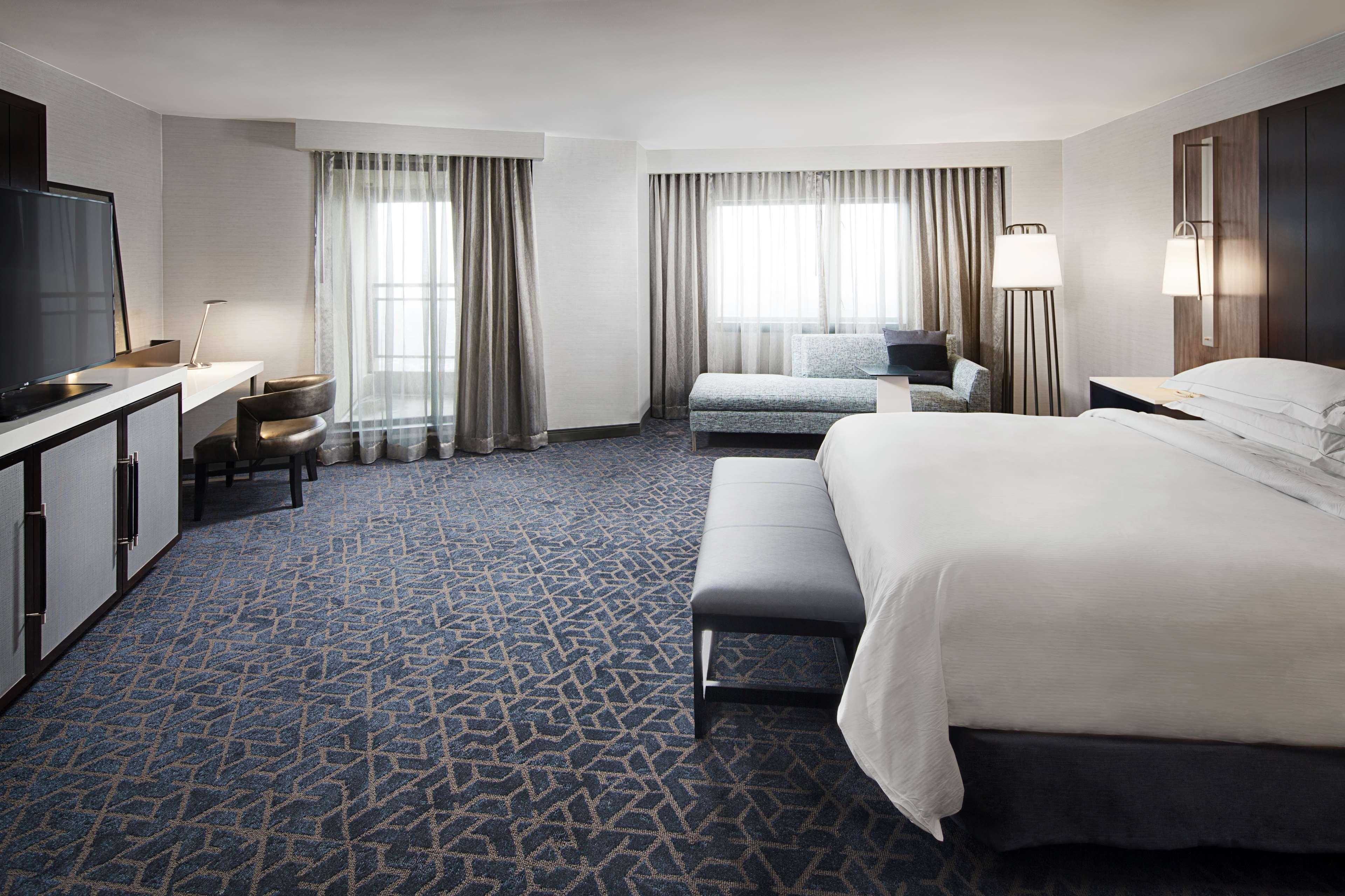 Room City View King Bed