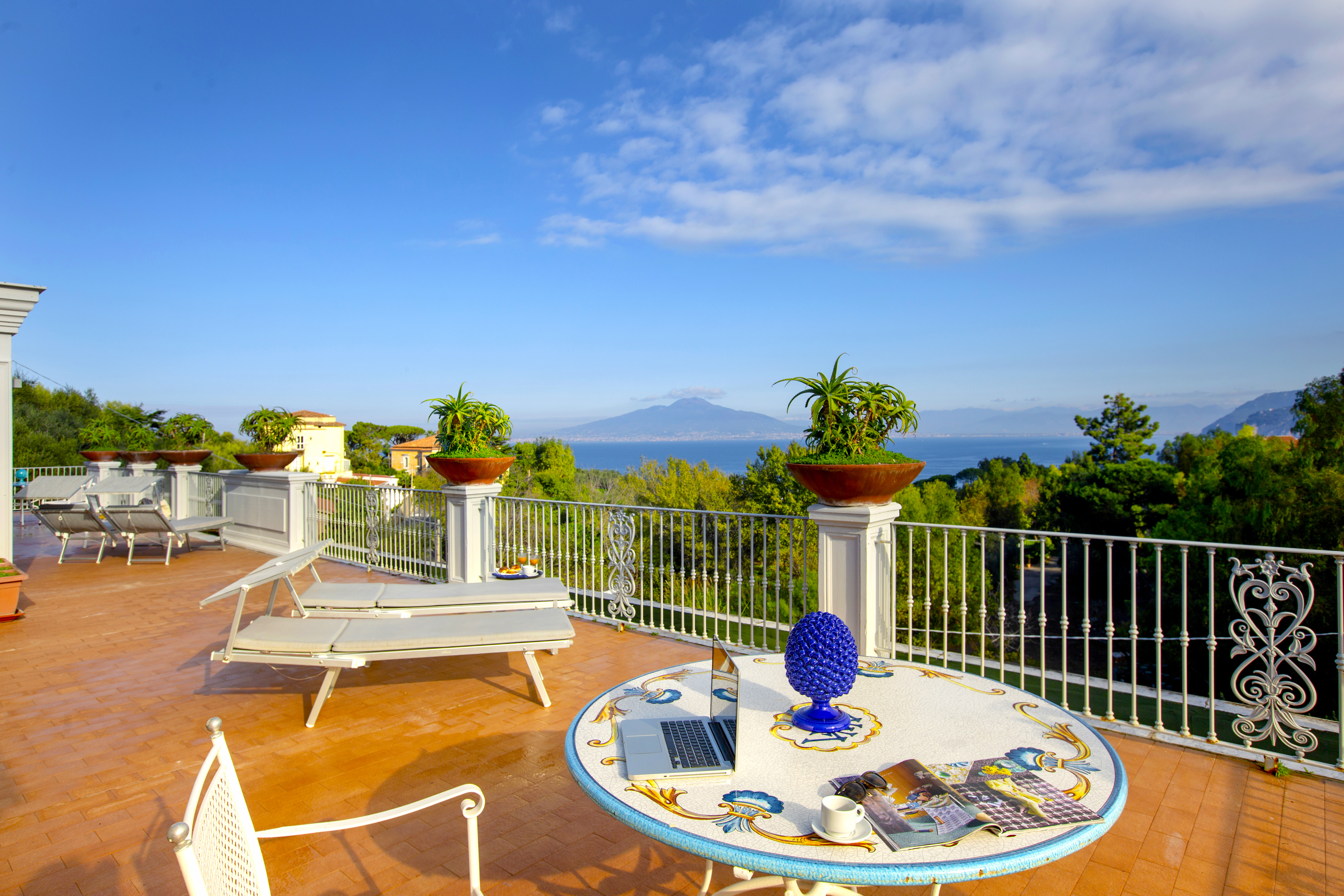 Junior Suite Sea View with Air Conditioning