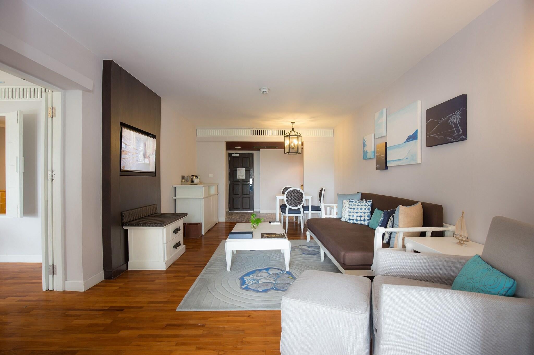 Suite King Bed One Bedroom 