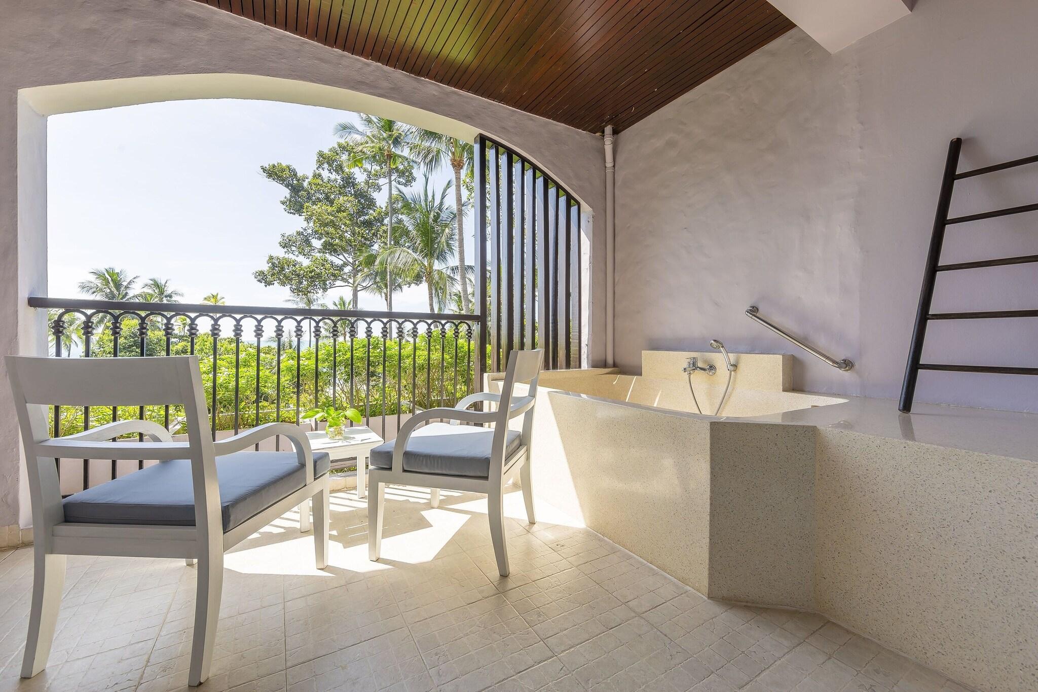 Family Room King Size Bed